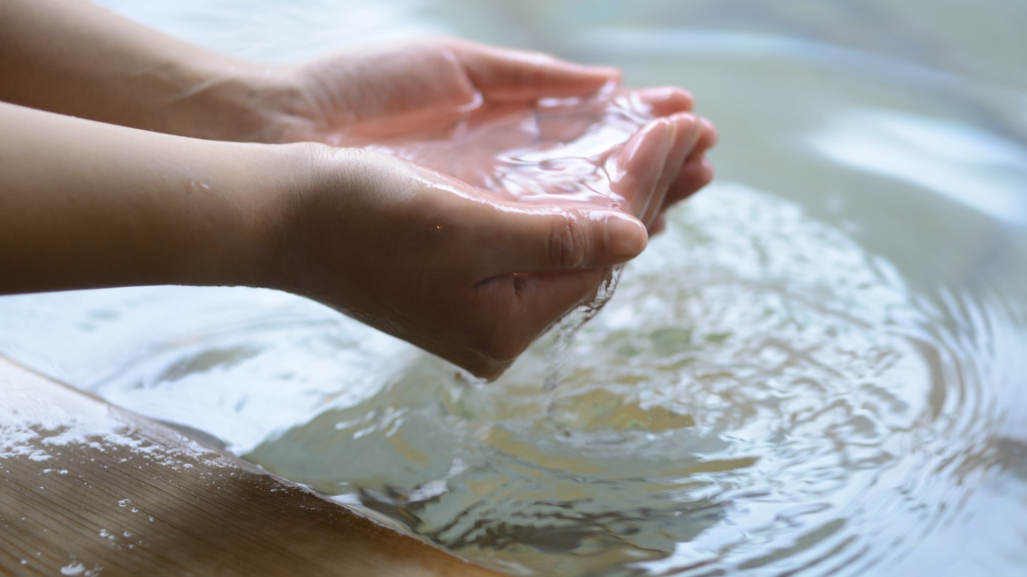 Seawater from 300,000 years ago springs up as a hot spring