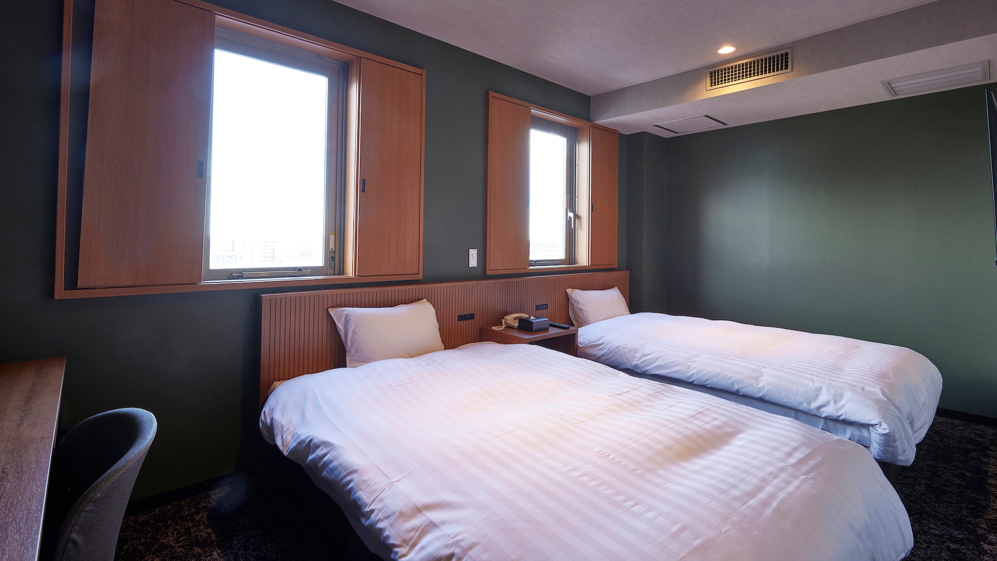 [Non-smoking] Main building twin room (24m²/semi-double bed 120cm wide x 2/capacity 1-4 people)