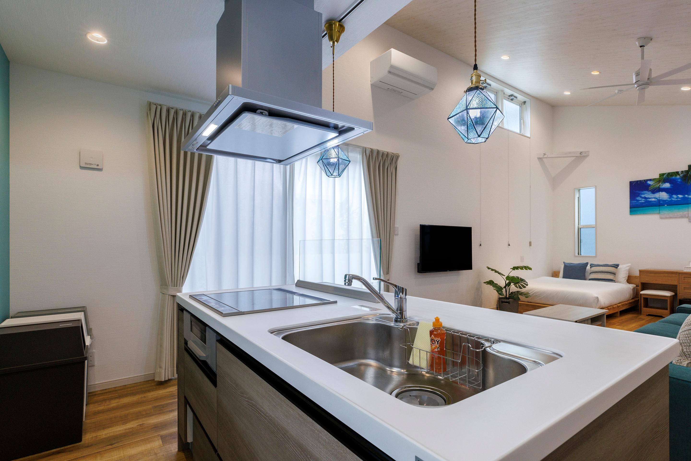 [La Ohana 1] You can overlook the entire room, so even if you have small children, you can enjoy cooking in peace.