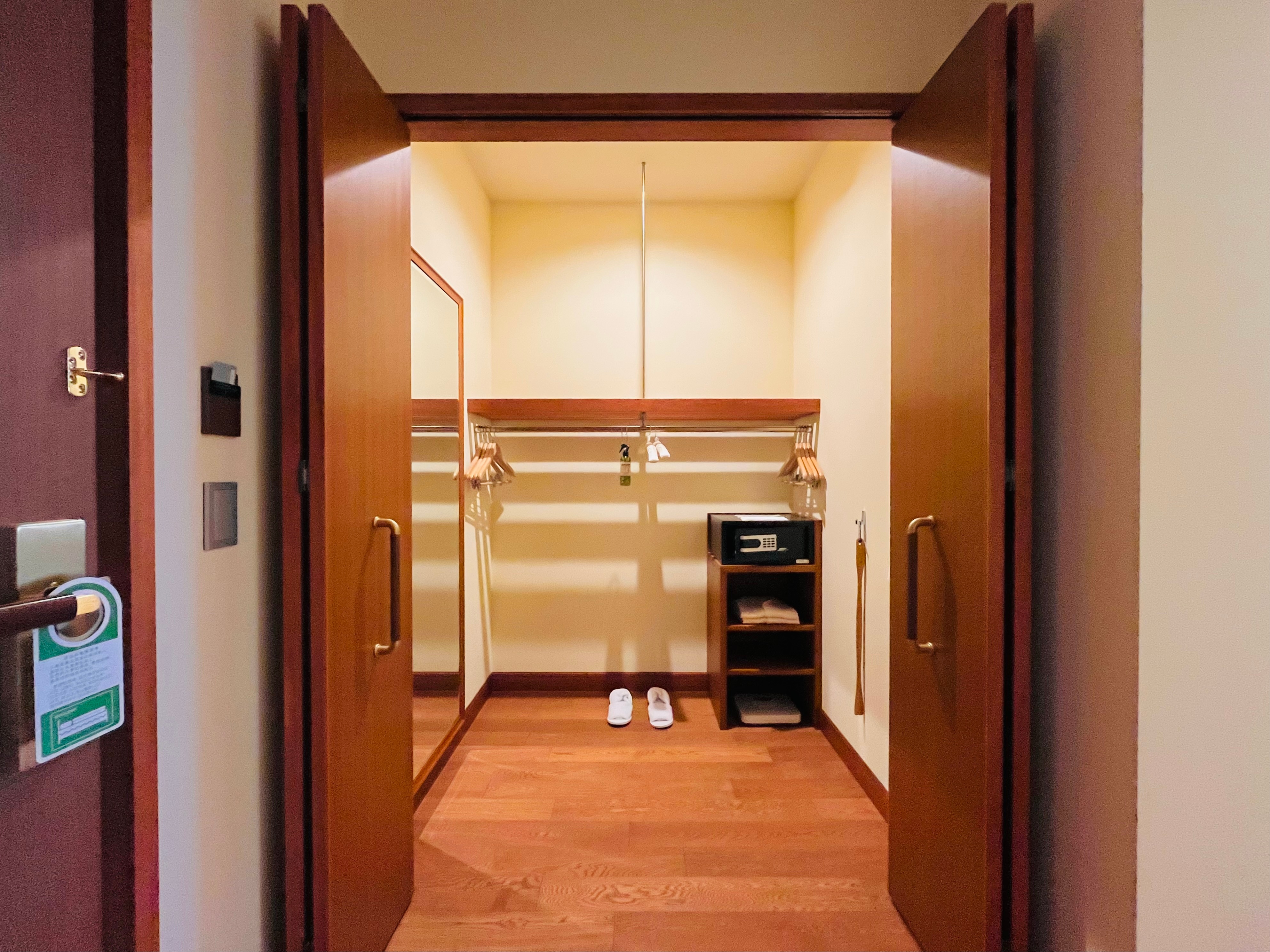 Barrier-free twin room