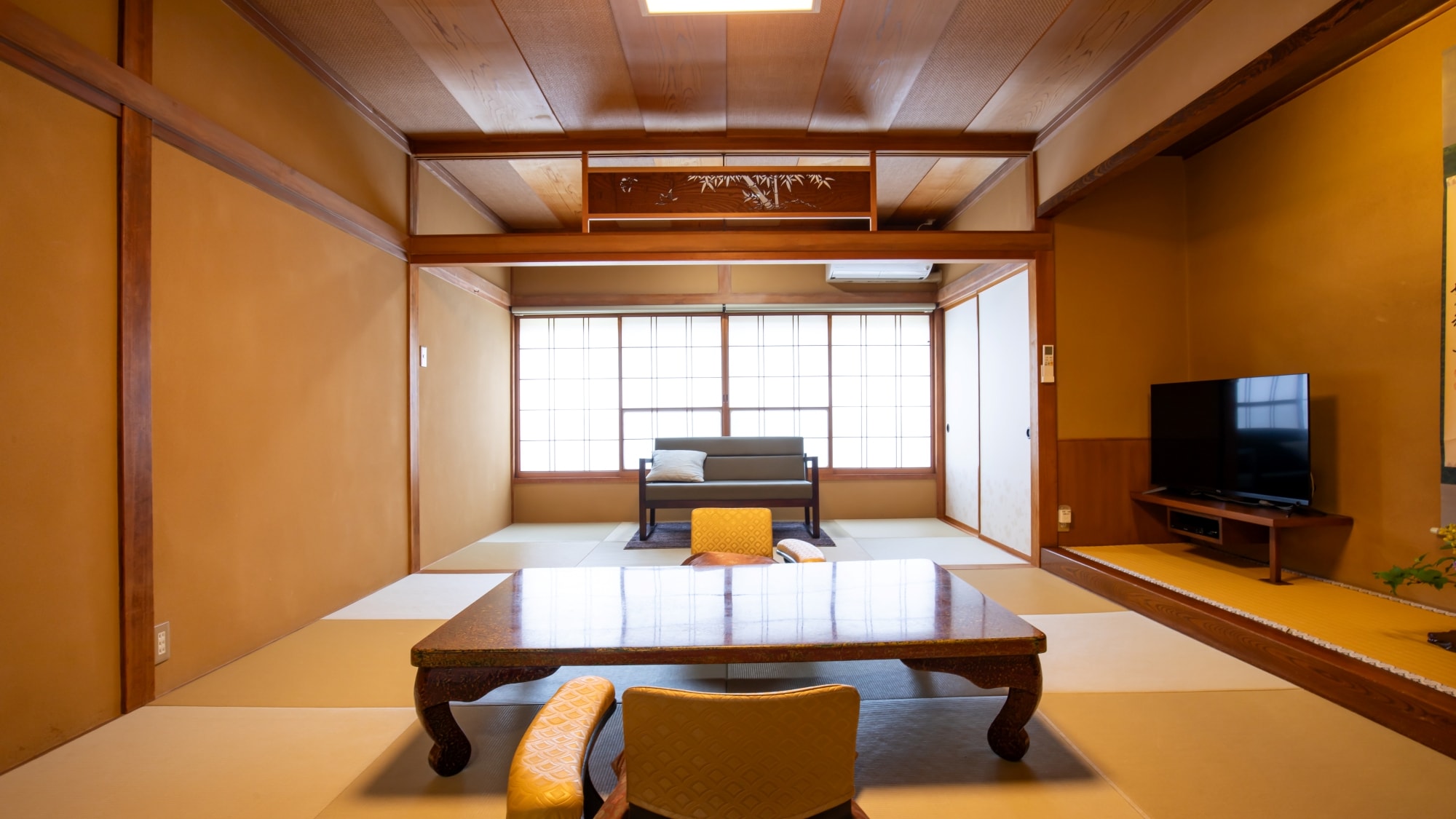 * [Ví dụ về một phòng / Phòng kiểu Nhật 10 chiếu tatami Hakuba (tầng 2)] Một phòng theo phong cách Nhật Bản thuần túy có thể chứa tối đa 4 người.