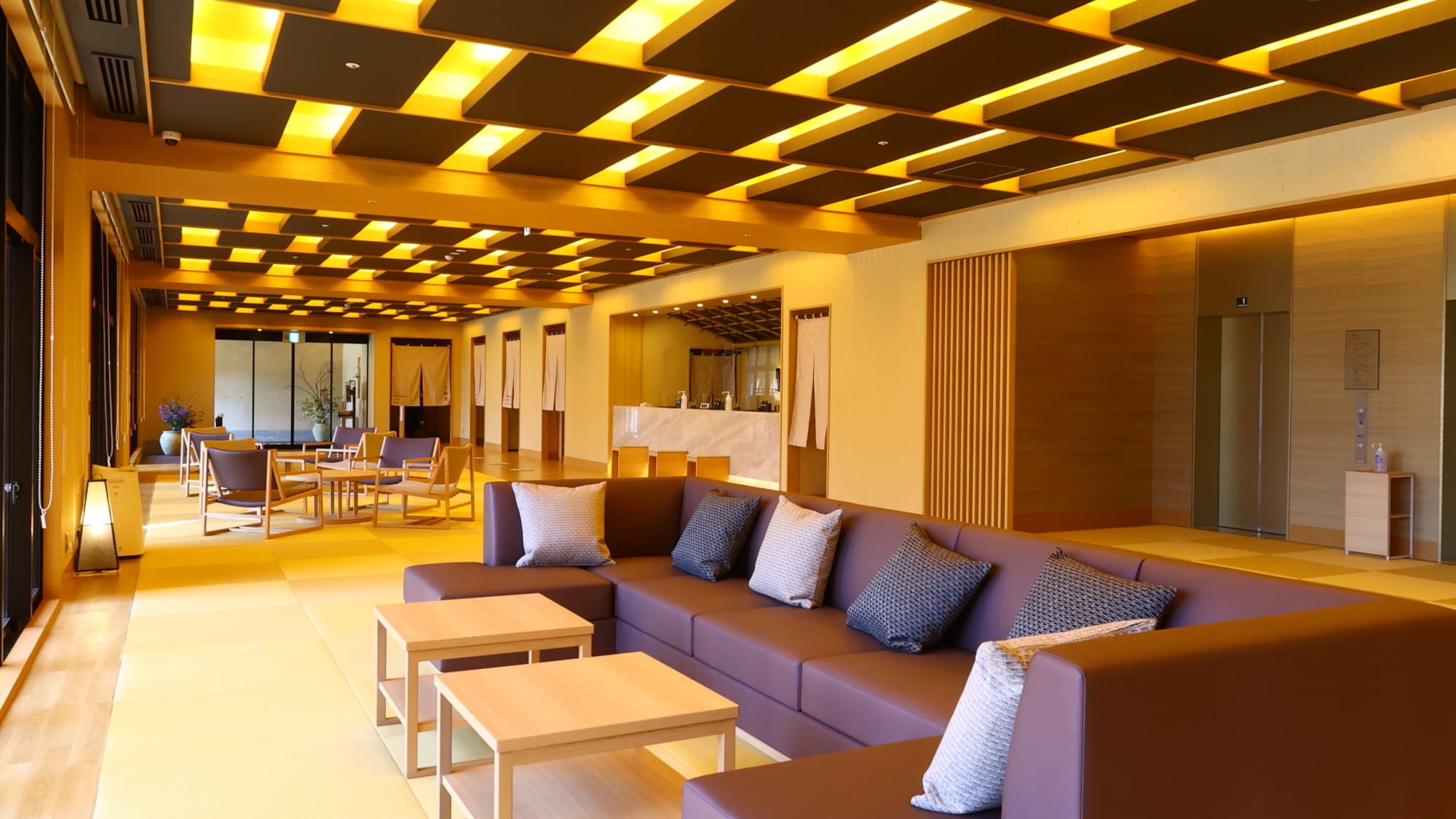 [Facilities in the building] Lobby