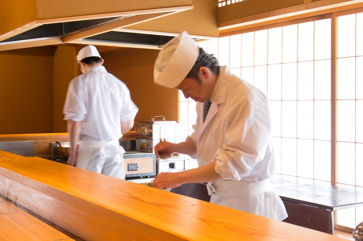 Counter Dining