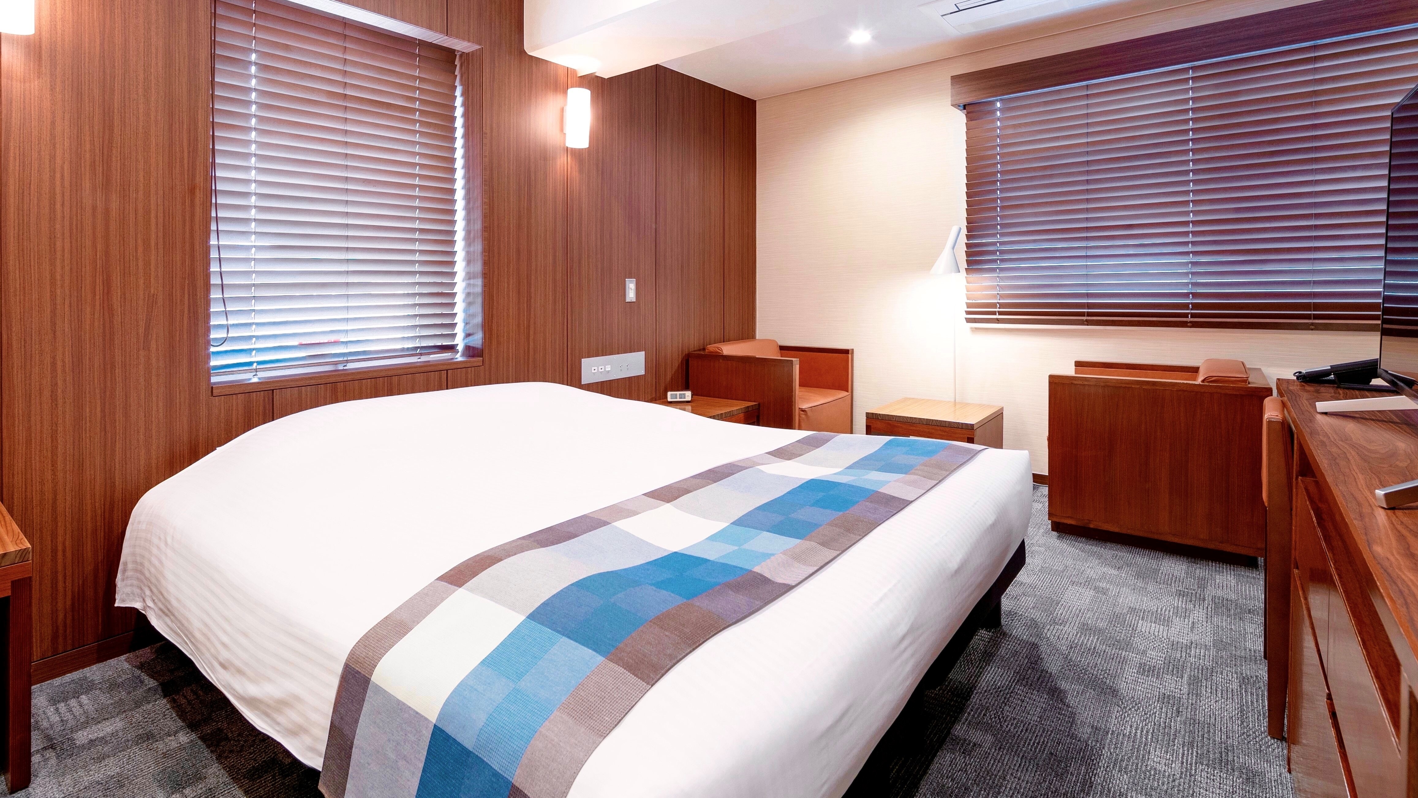 Queen Double Room [Blue / Smoking / 21㎡] = 7F * Bed width: 160cm