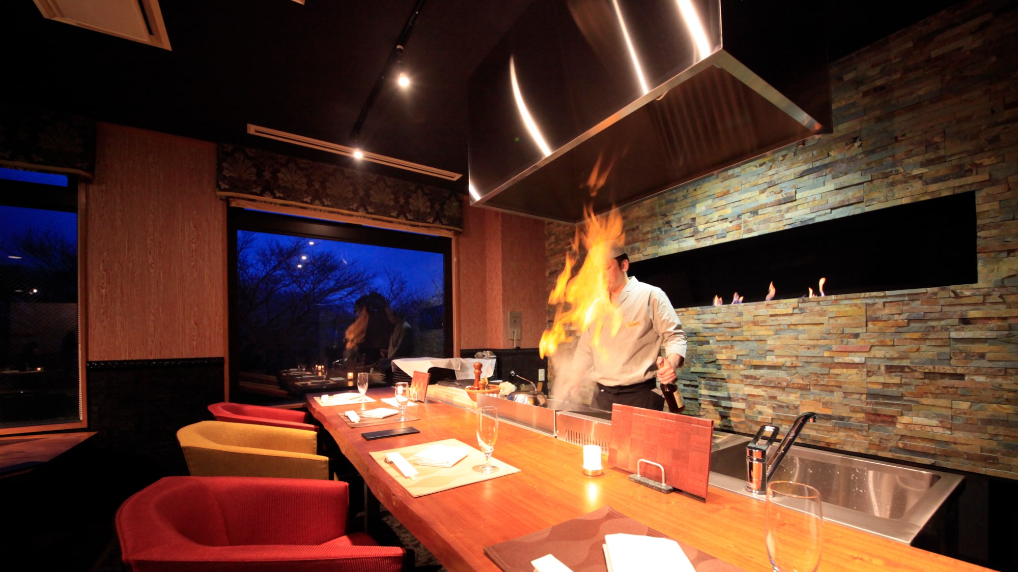 【레스토랑】라이브 키친 앞의 카운터석