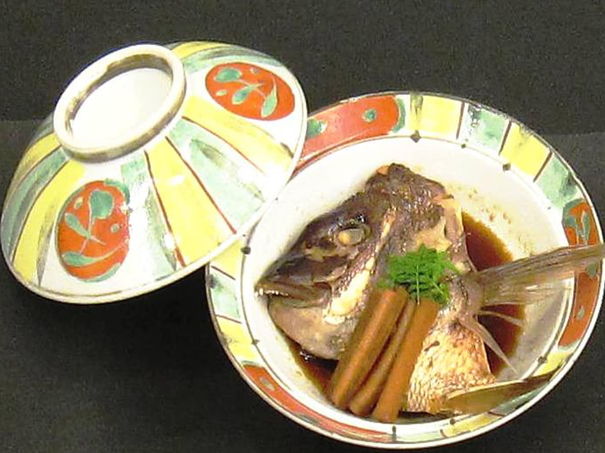 別注の鯛のあら炊きは1人前＠1540円（税込）