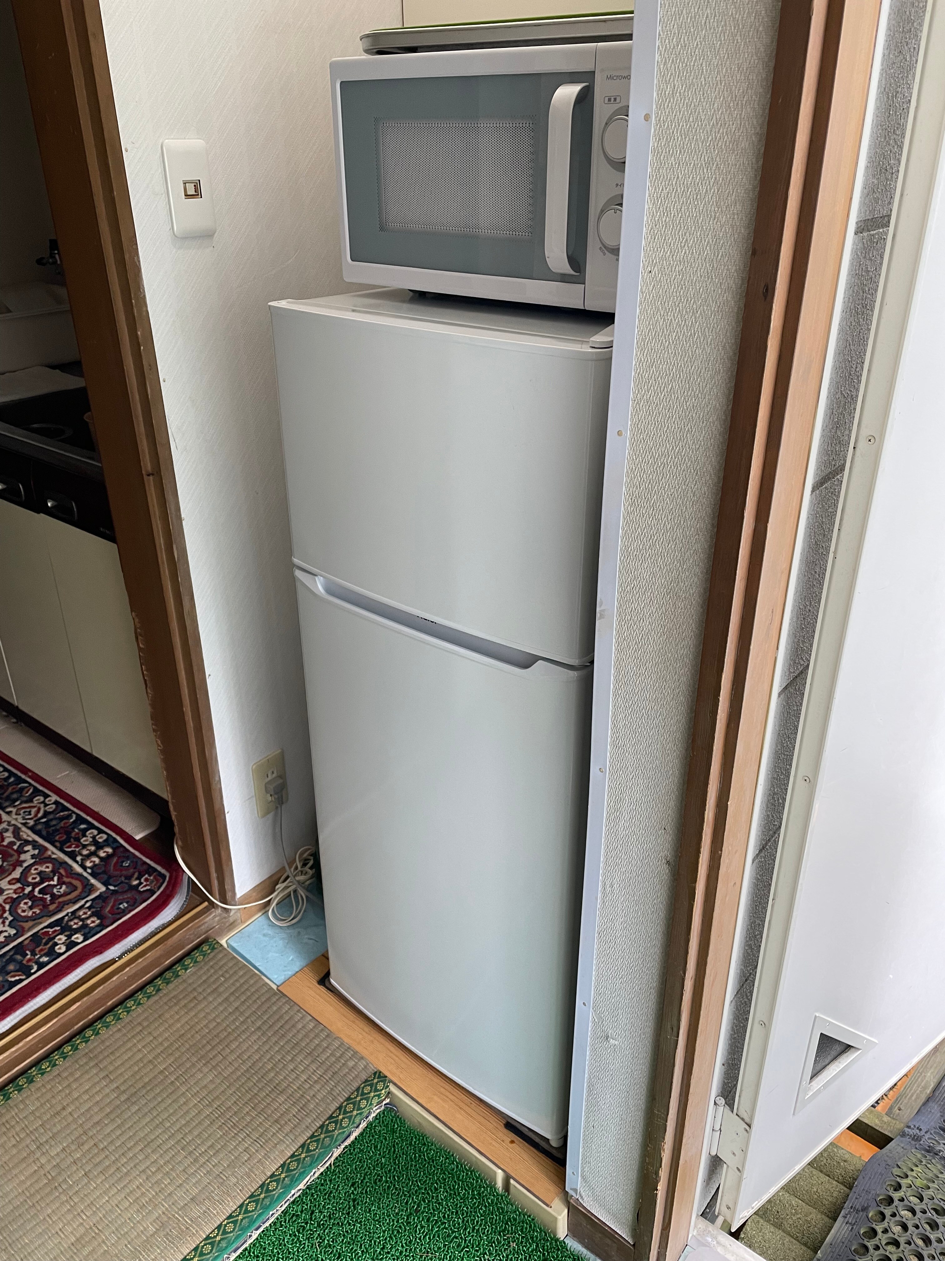 Microwave & Refrigerator