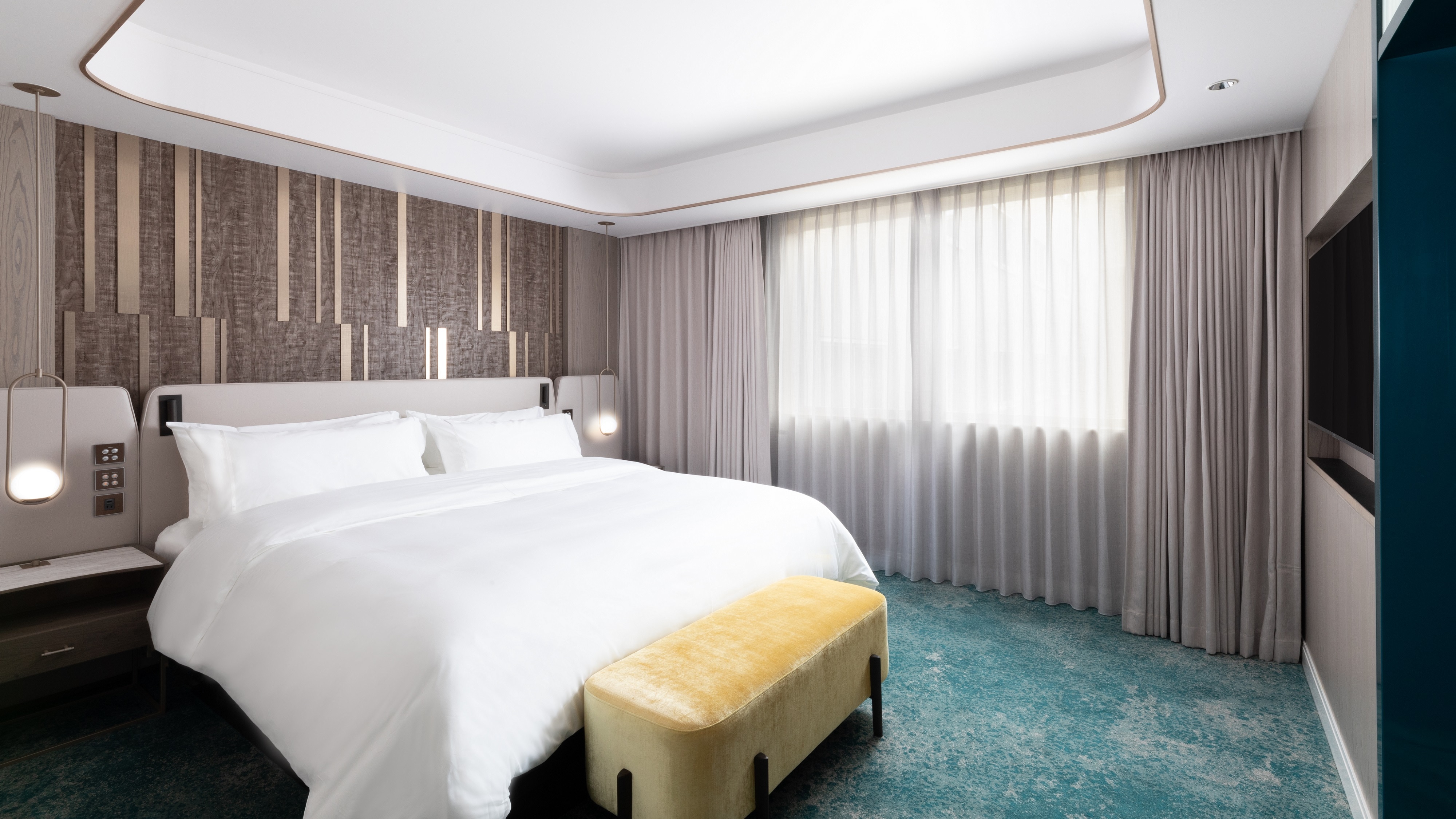 Junior Suite 1 King Bed (Bedroom Side)
