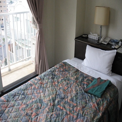 Kamar single [tempat tidur dengan lebar 110 cm]