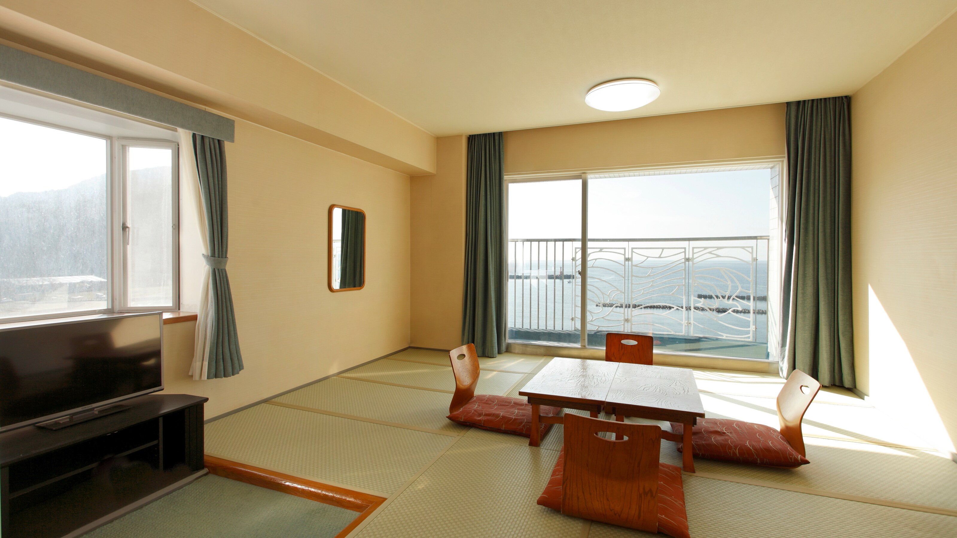 [Japanese-style room] 12 tatami mats, all rooms with ocean view, Wi-Fi available