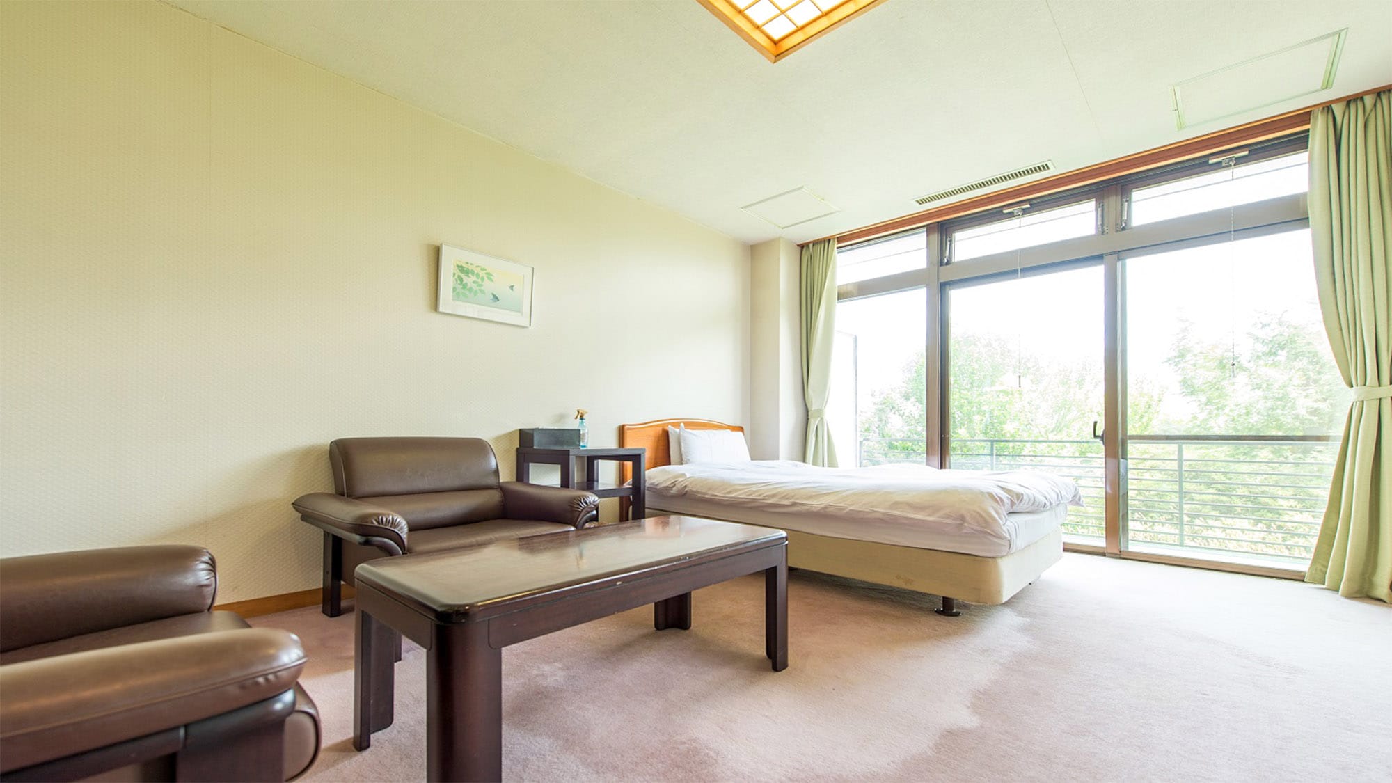 ・ [Japanese-style room] This room is designed to be barrier-free.