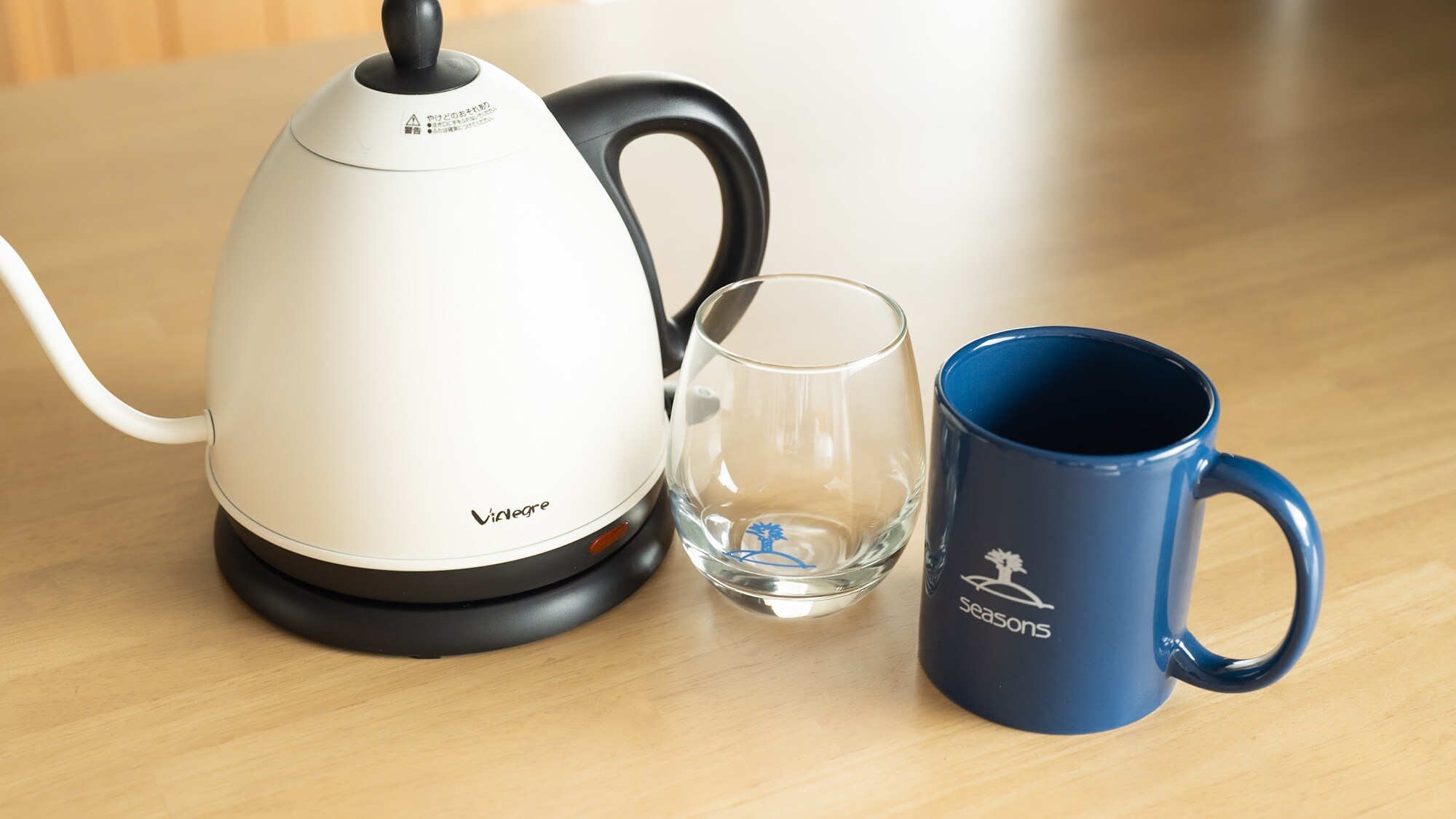 水壶和原装杯子