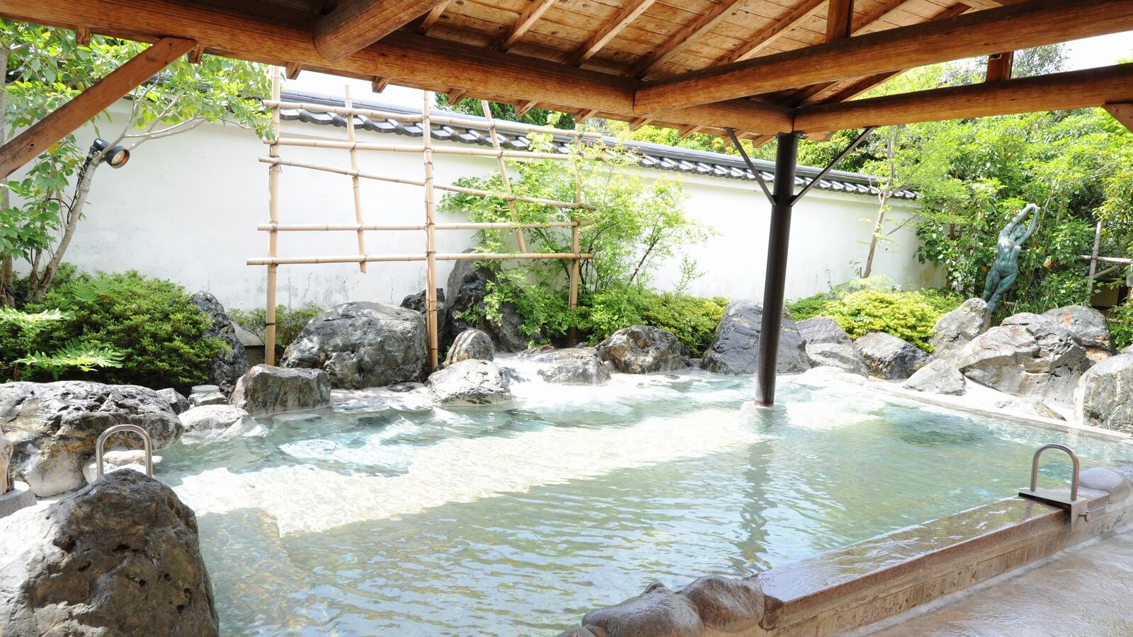 Kannon hot spring open-air bath