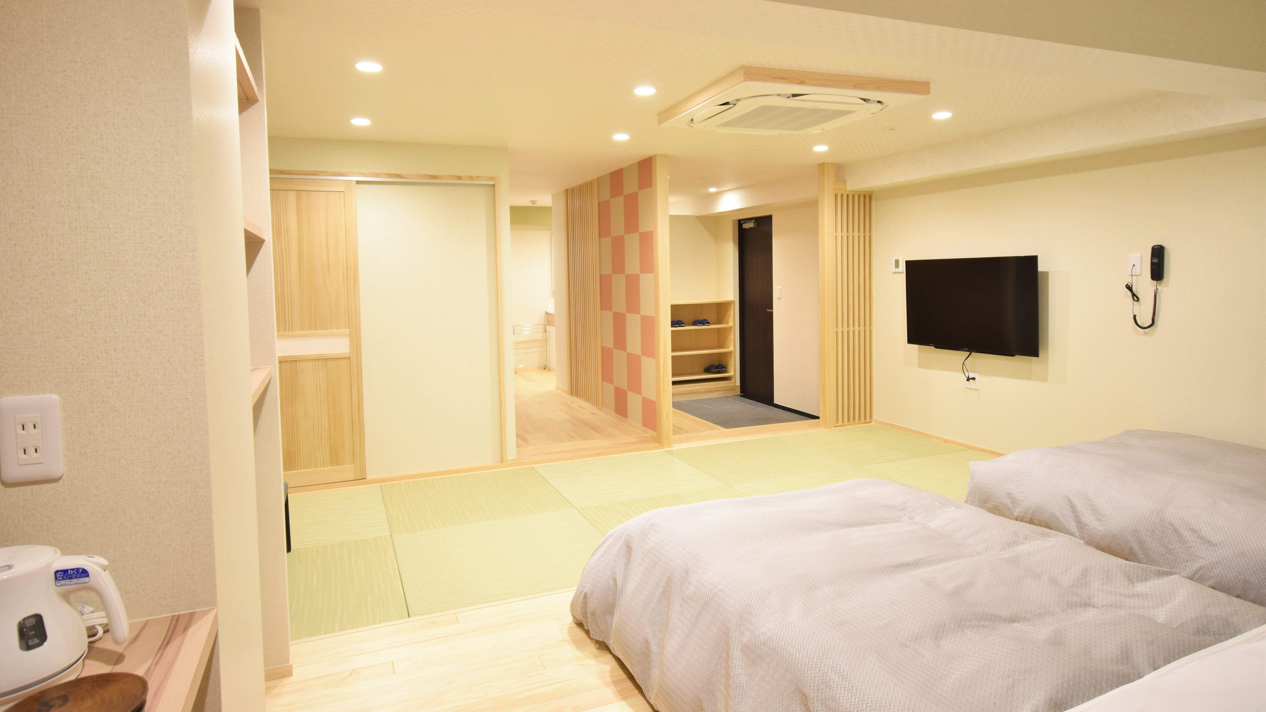 [Premium Japanese-Western Room] Private bath + dining room, Japanese-Western room 70 m2