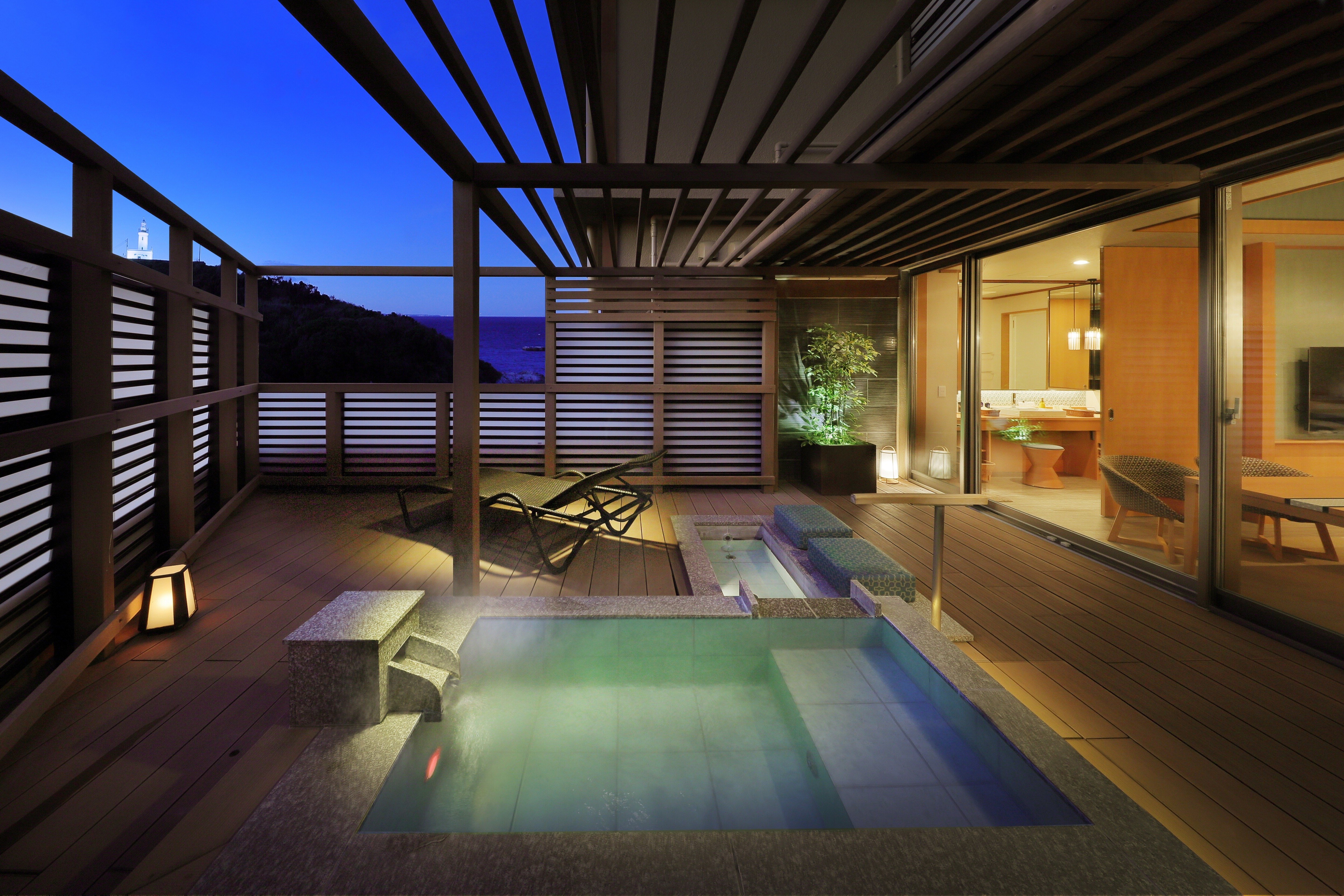 Sakuragochi: Open-air bath in guest room