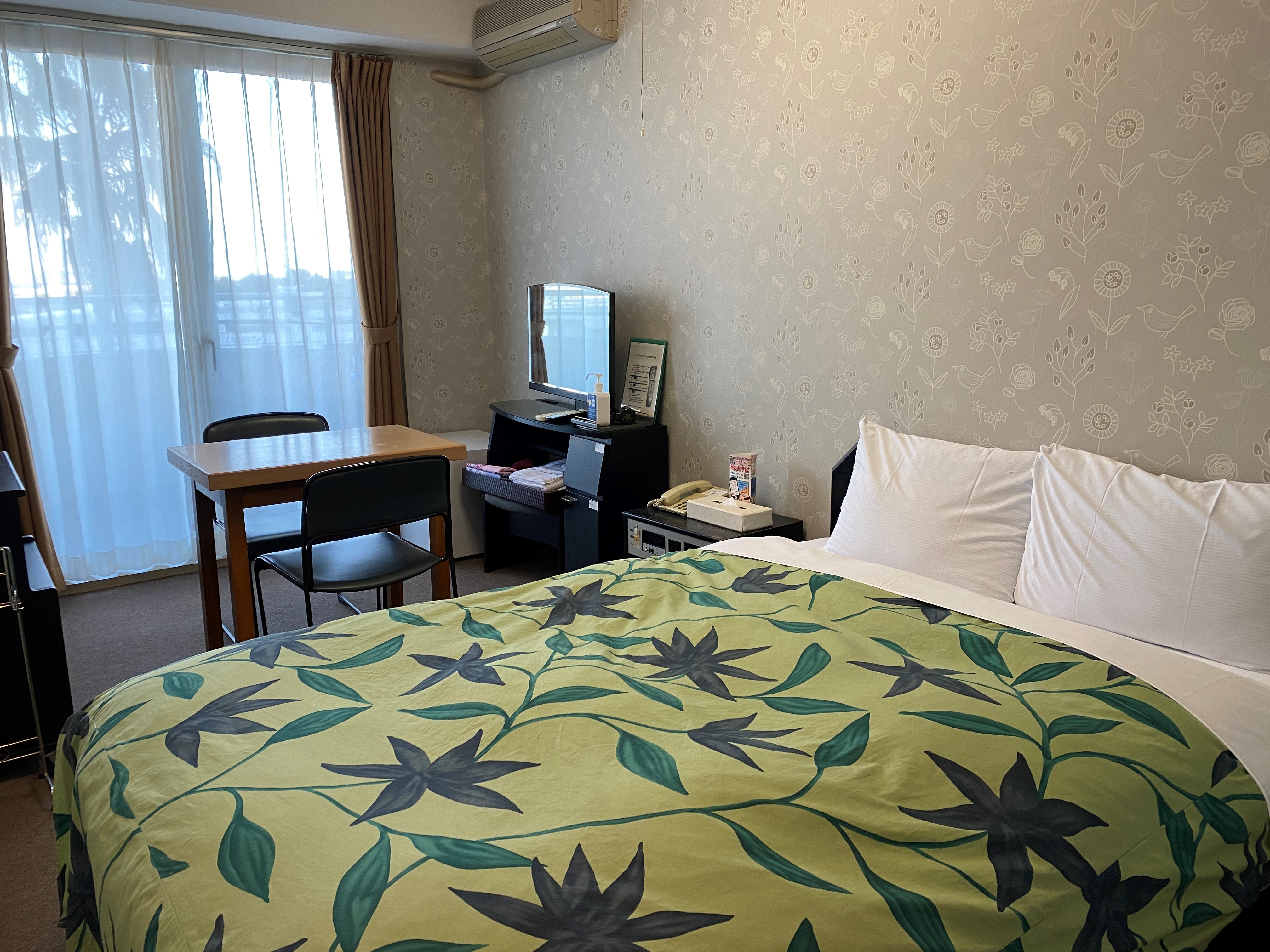 Western-style double room, 2 units, bathroom, toilet, air conditioning, heating, Wi-Fi