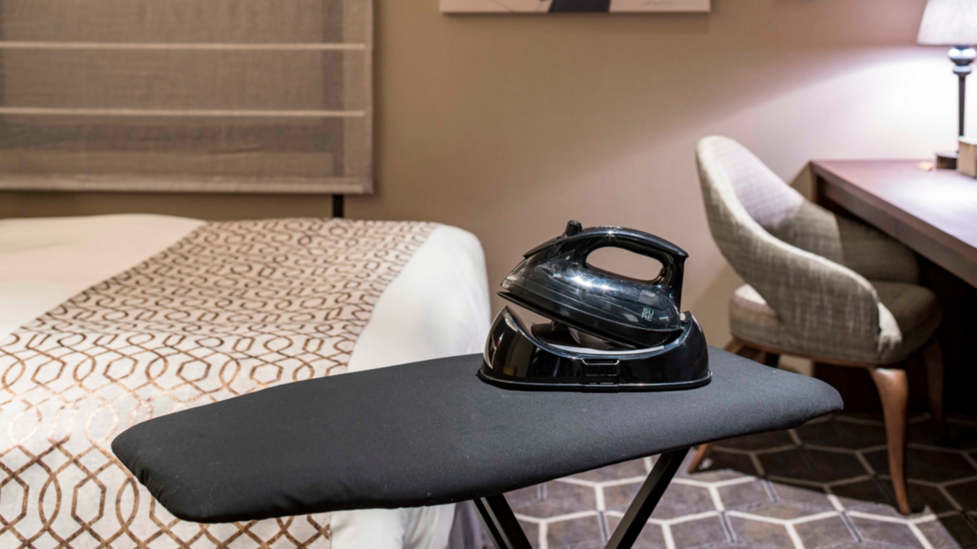 Semua kamar dilengkapi dengan setrika