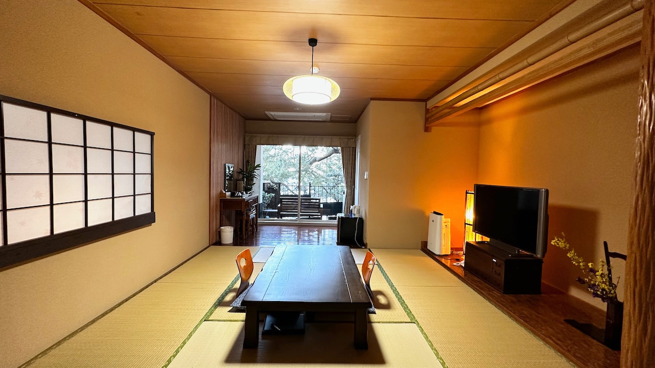[Japanese-style room] Guest room