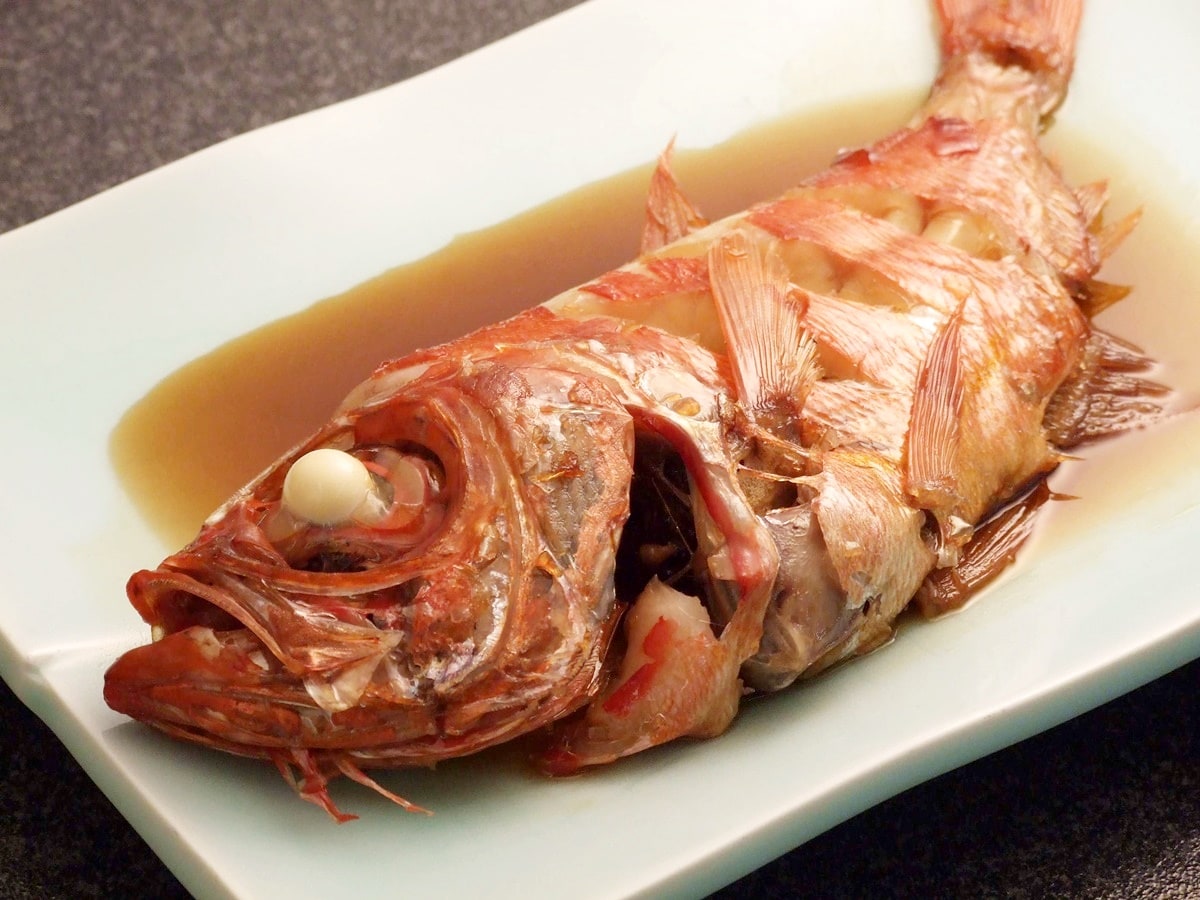 Cá tráp biển đỏ hầm