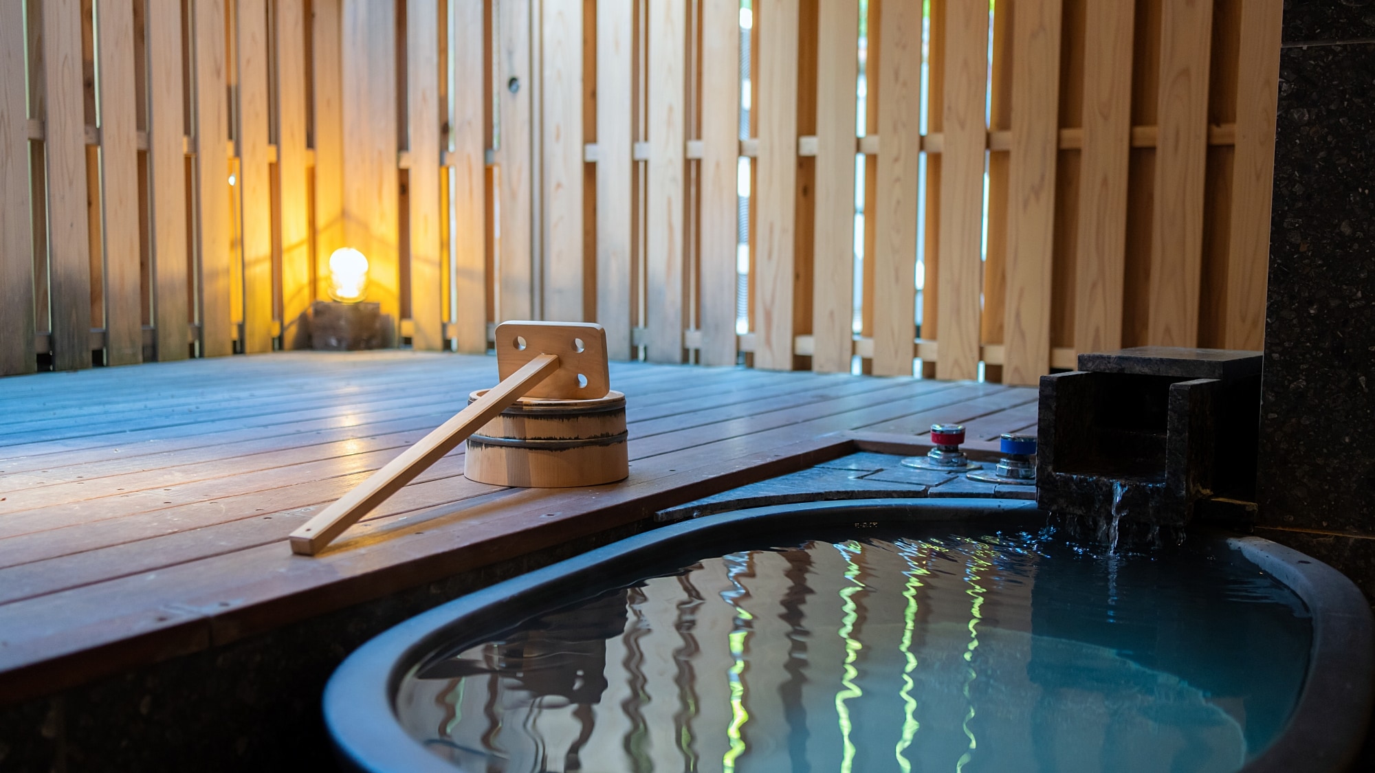 Guest room / [Komakusa] with semi-open-air bath <25 square meters>