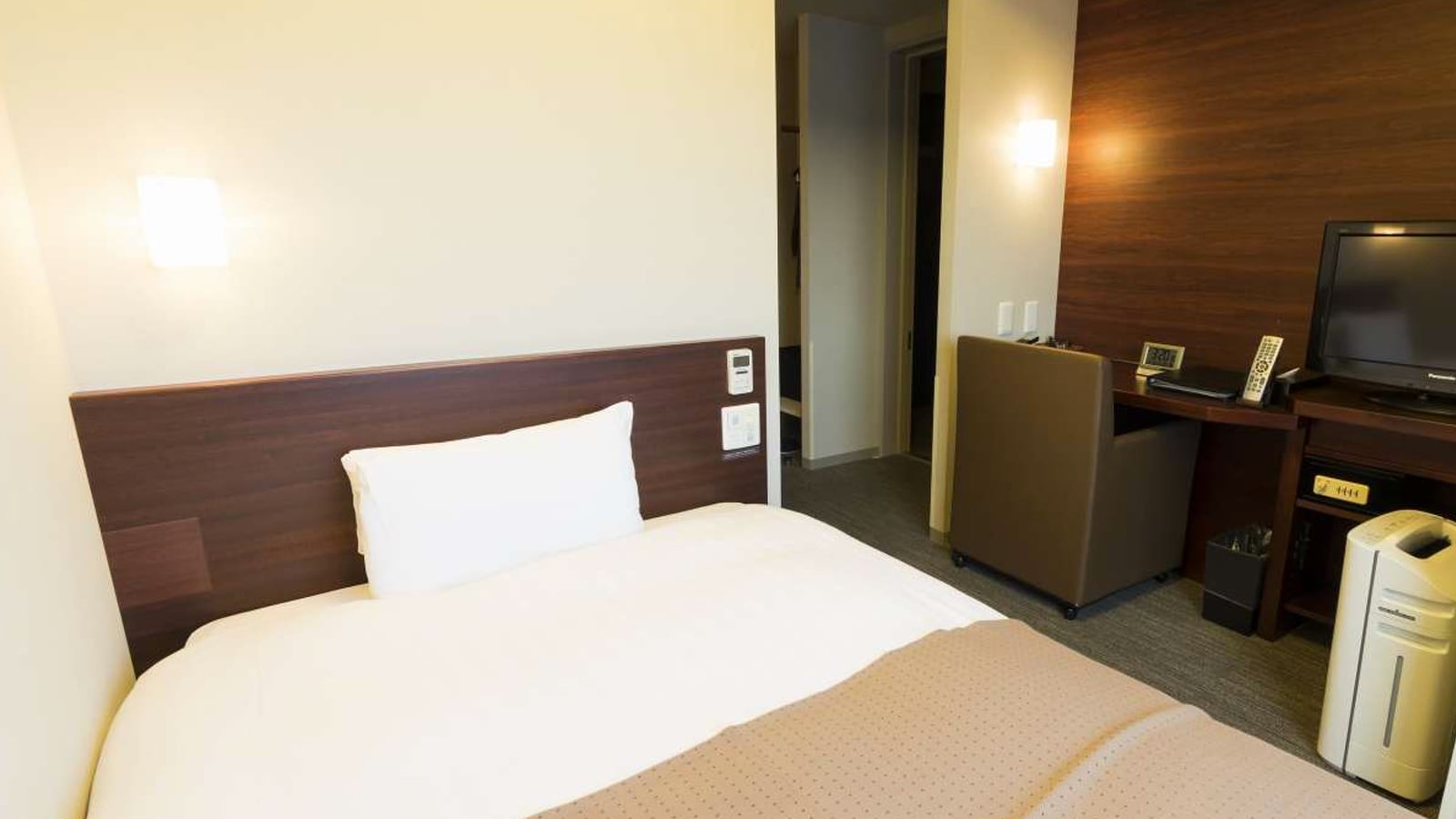 ■ Economy Single Room 10.85-13.44 sqm Bed width 120cm & times; 195cm