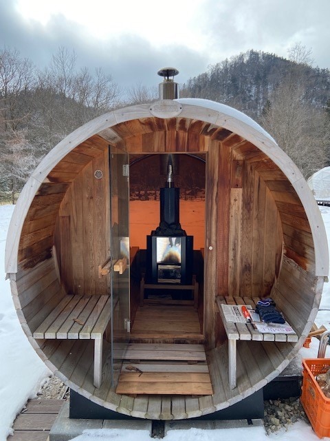 Barrel sauna