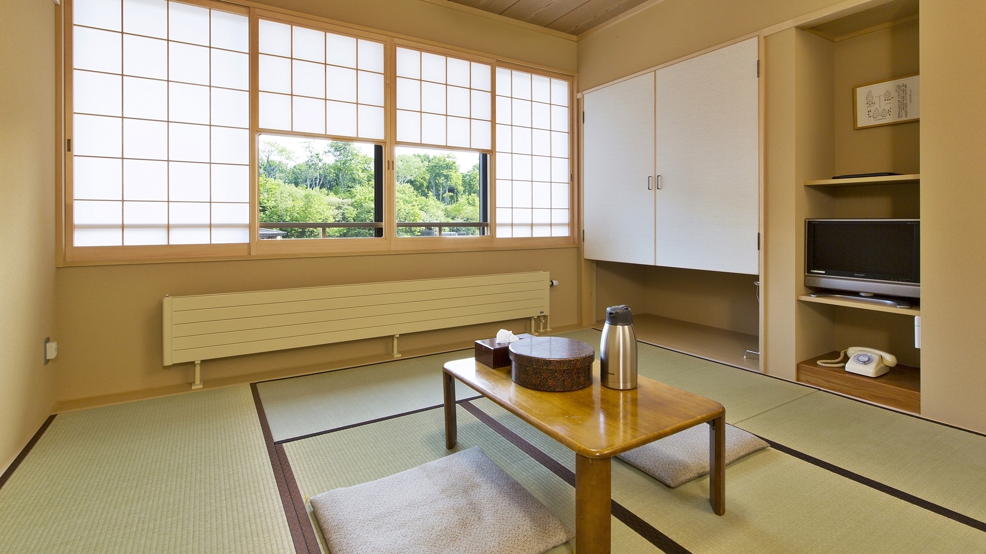 * [Example of Yuji Building No. 3] Japanese-style room 8 tatami mats <with washroom and washbasin>