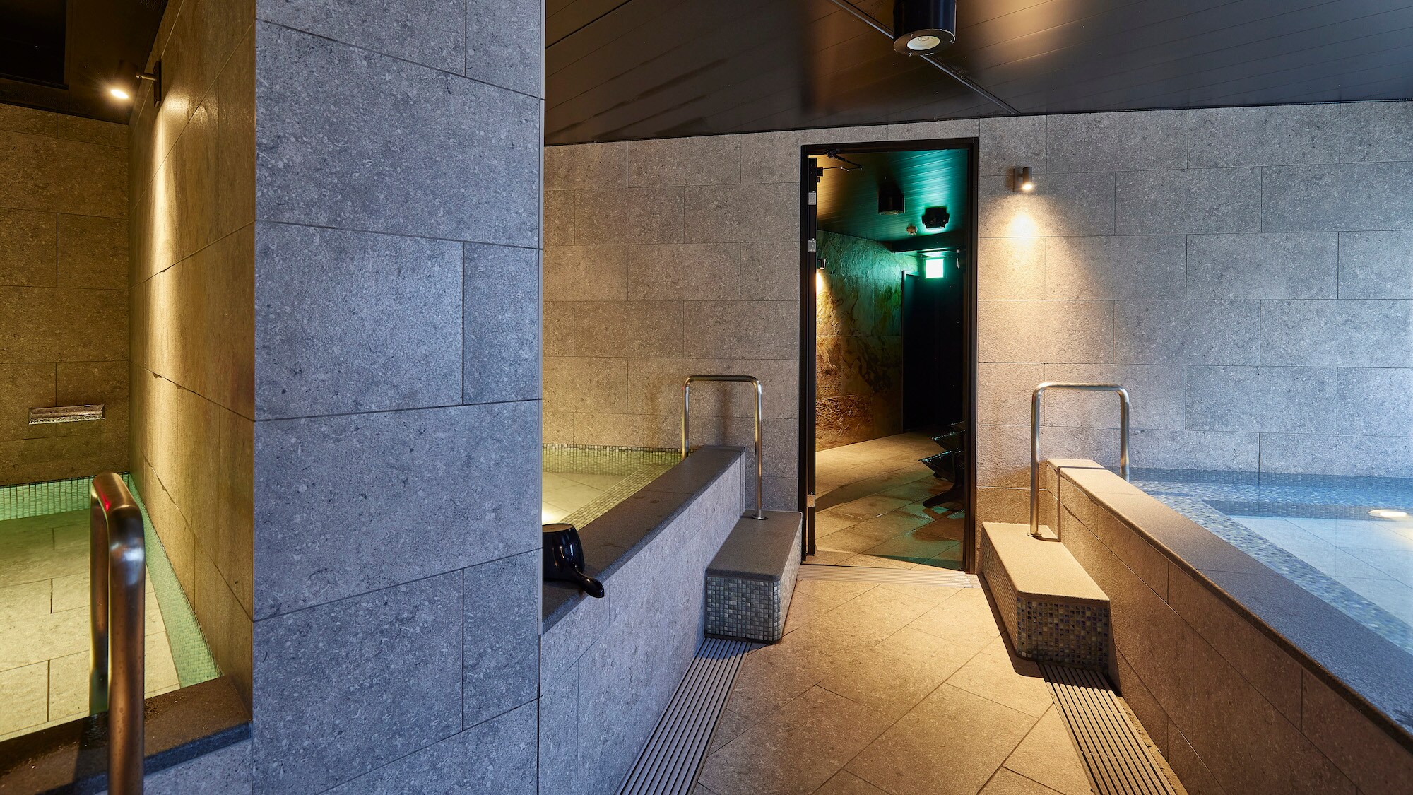 "Kawa no Yu" large public bath and sauna for women; cold baths and hot baths with different temperatures