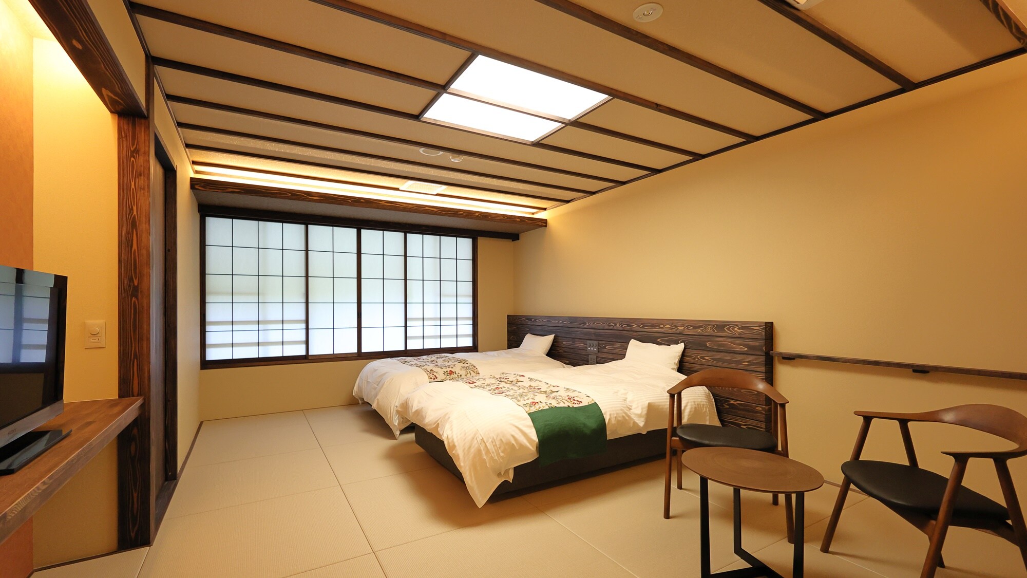 ■ [Japanese-style room with indoor hot spring bath and twin beds] Momiji Room *Example