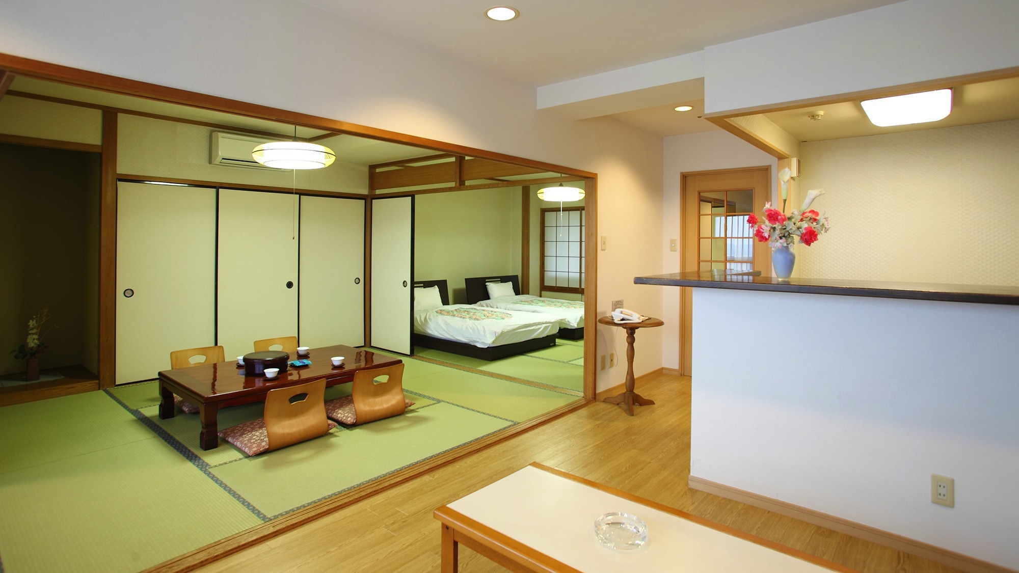 Example of a Japanese-Western style room