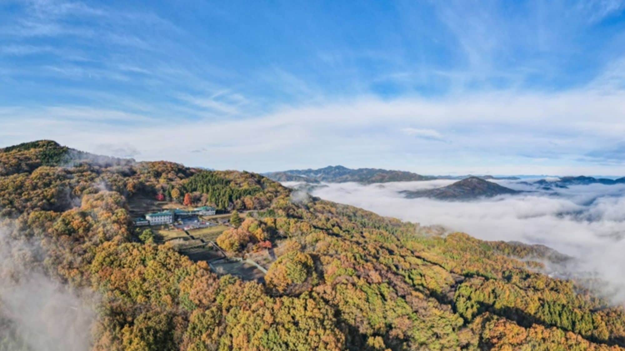 Sea of clouds and our hotel