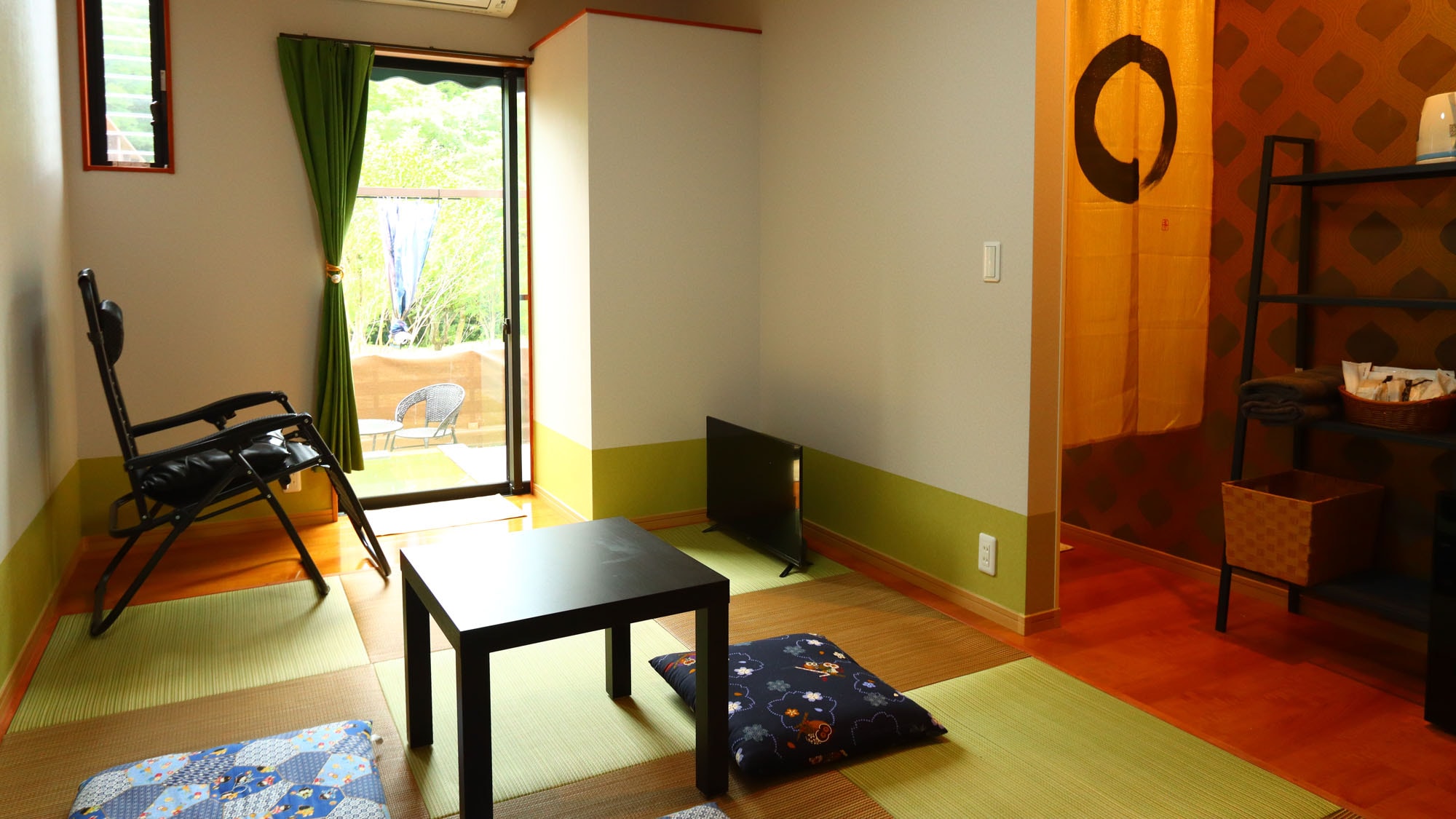 [Separate Japanese-style room] All rooms have an open-air bath♪ You can enjoy a panoramic view of Hitoyoshi's nature from the open-air bath.
