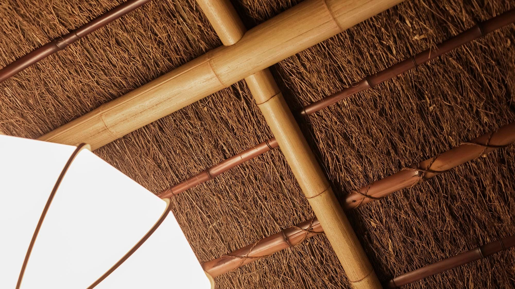 [Guest room] Ceiling of a Japanese-style room on the bow and a Japanese-style room on the river side [Example]