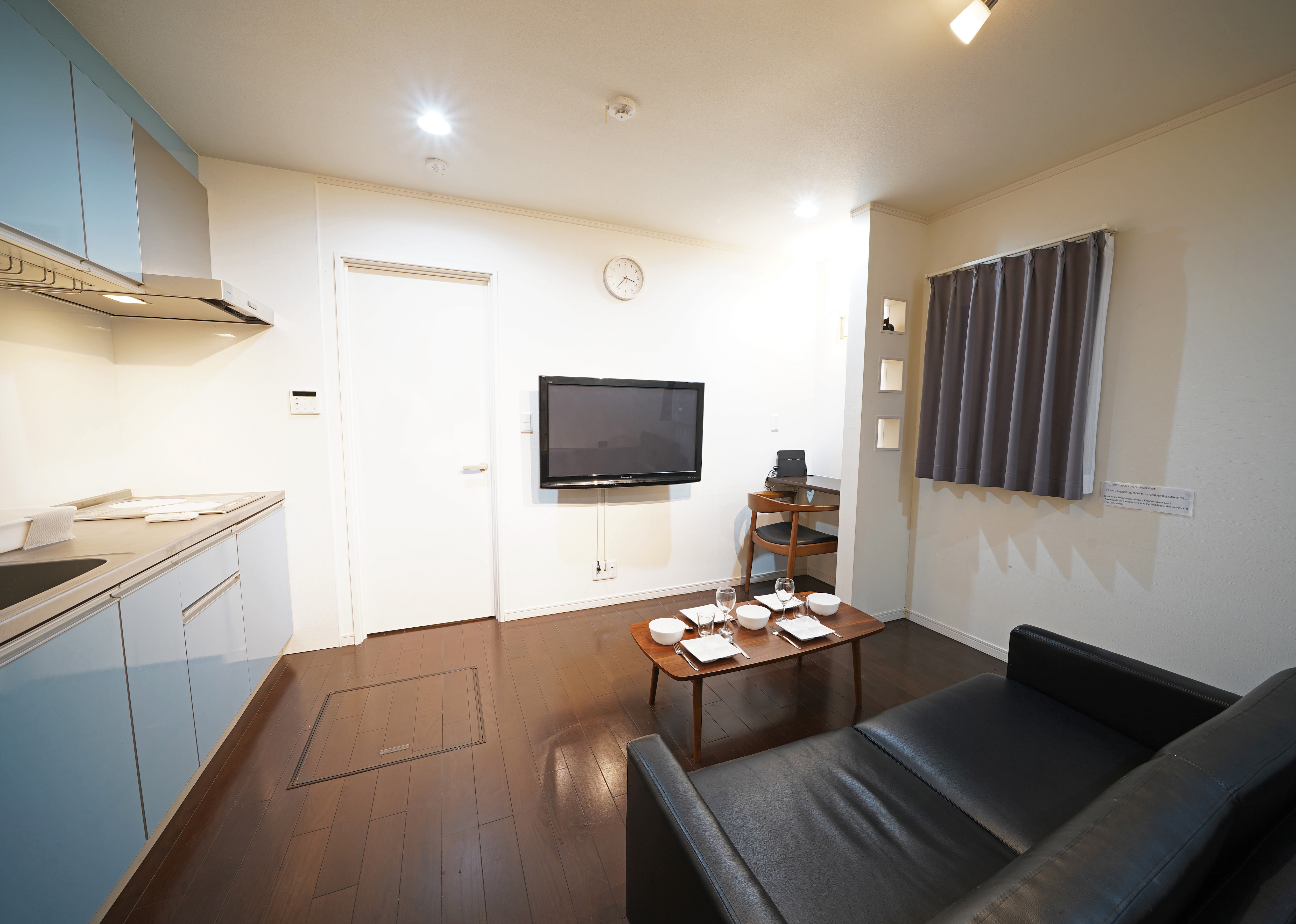 Spacious living and dining room