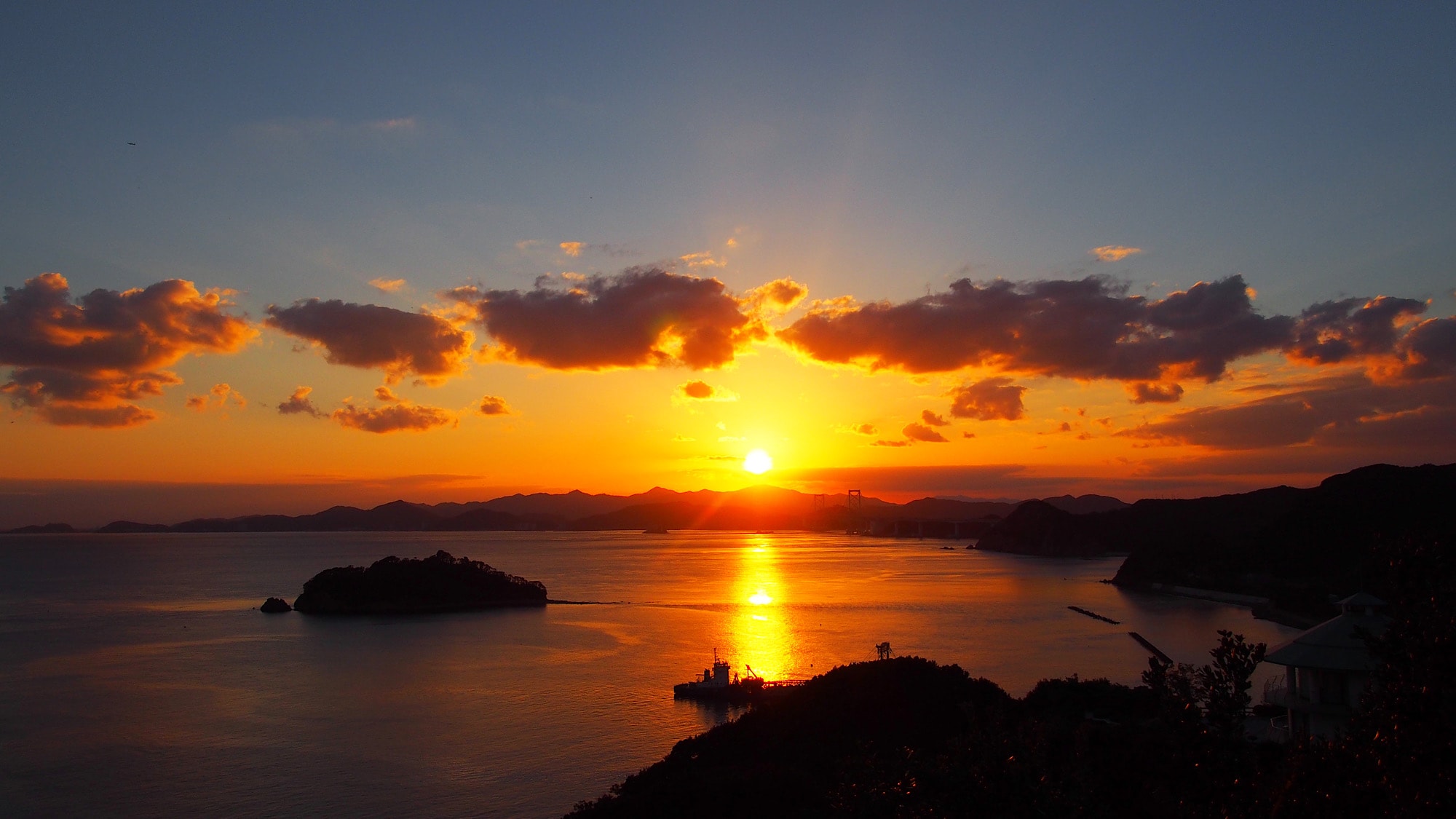 [Example of ocean-facing guest room view]
