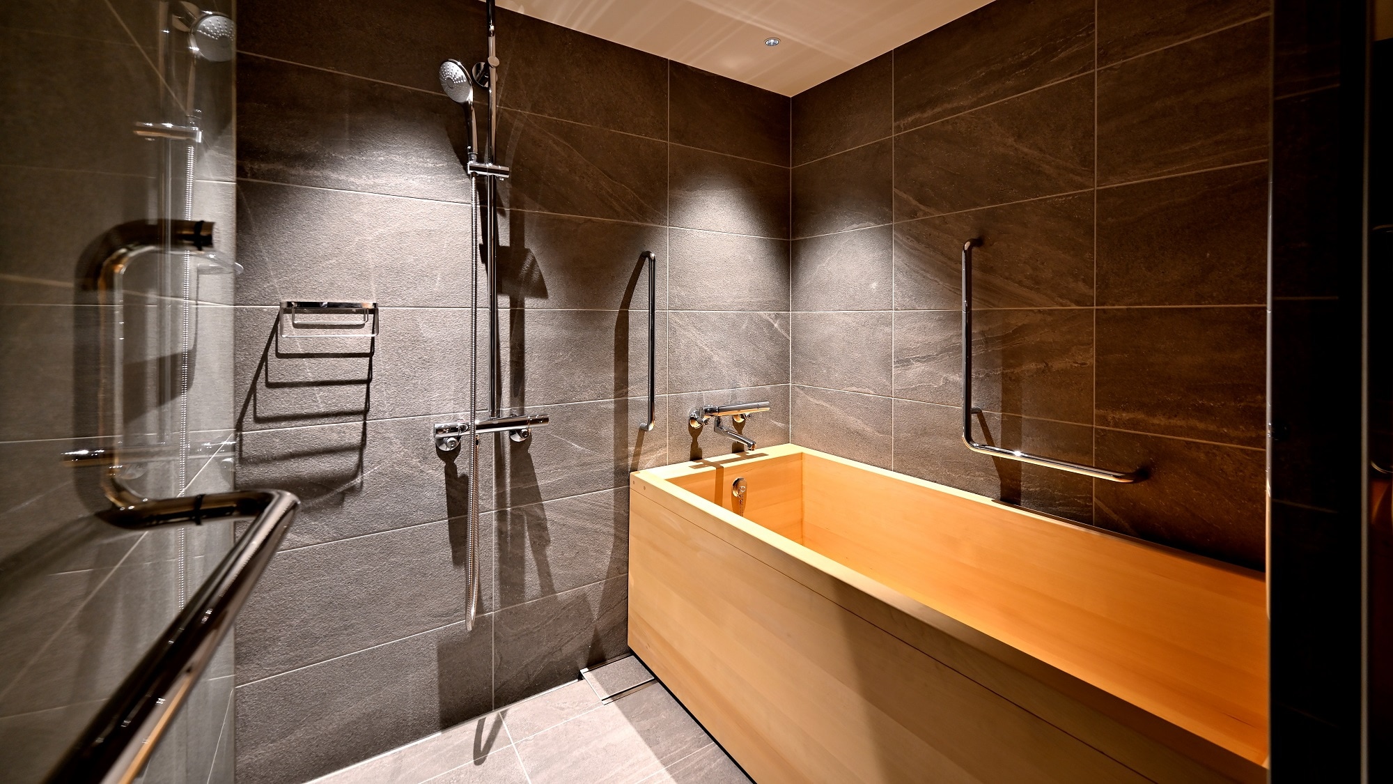 Celebrity Suite - Cypress Bath