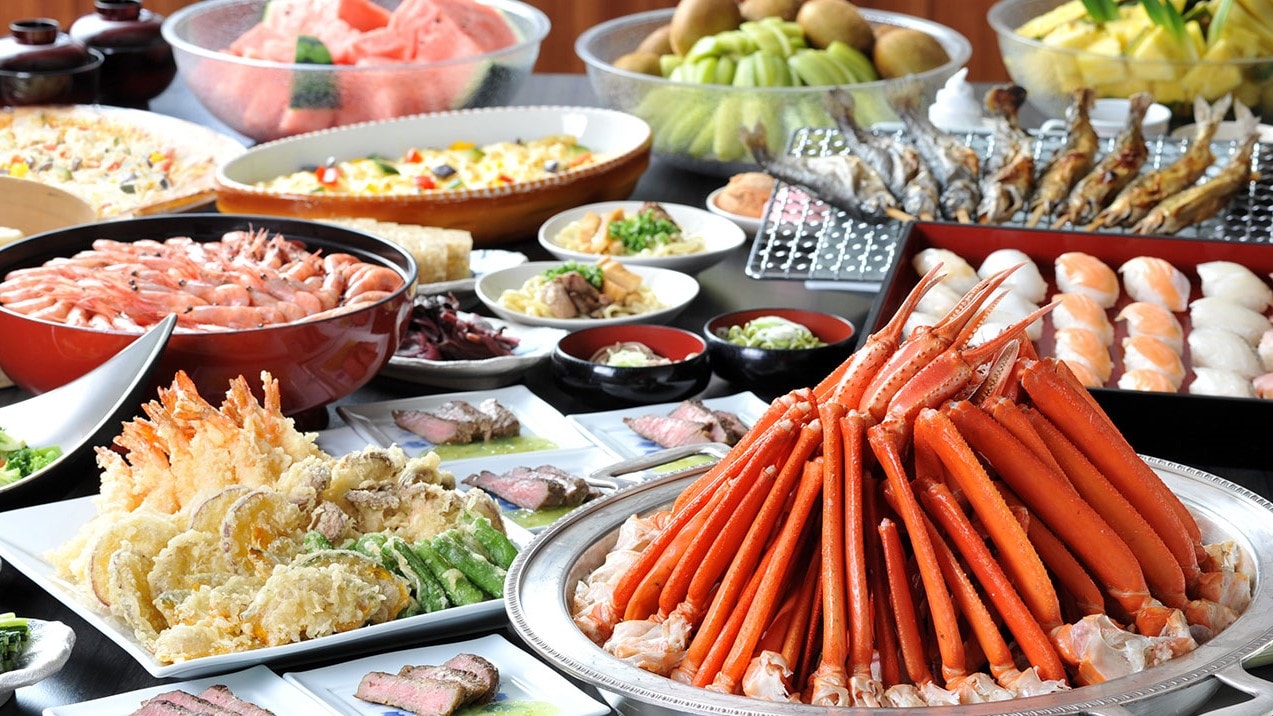 Buffet with 35 Japanese and Western dishes & 90 minutes of all-you-can-drink