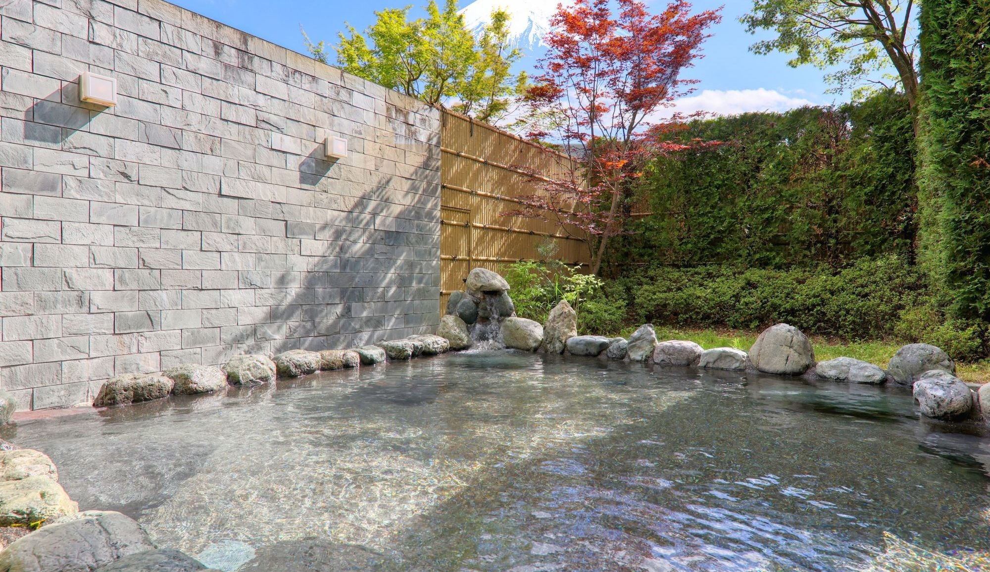 [Open-air bath] You can see Mt. Fuji and enjoy the magnificent scenery of each season.