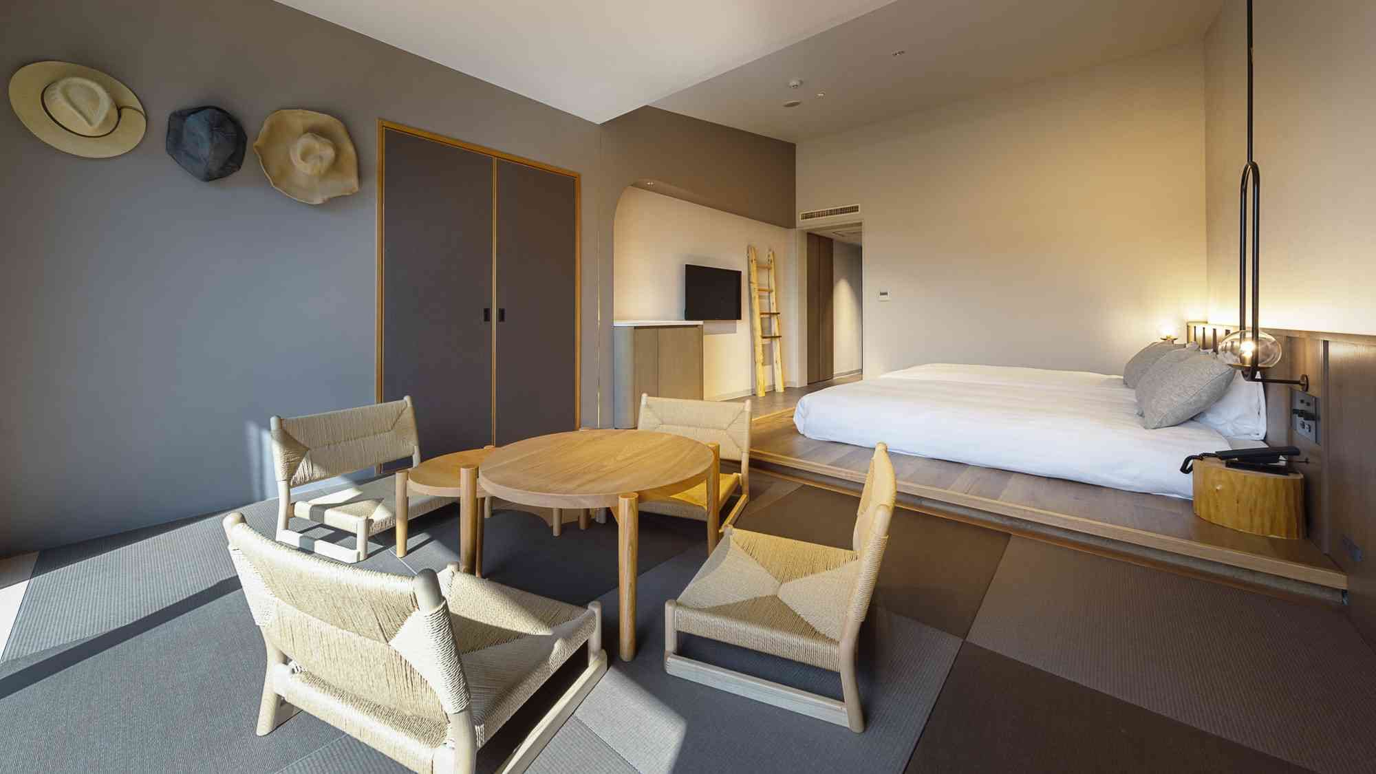 [Standard Japanese-Western Room] Japanese-Western room with tatami mats