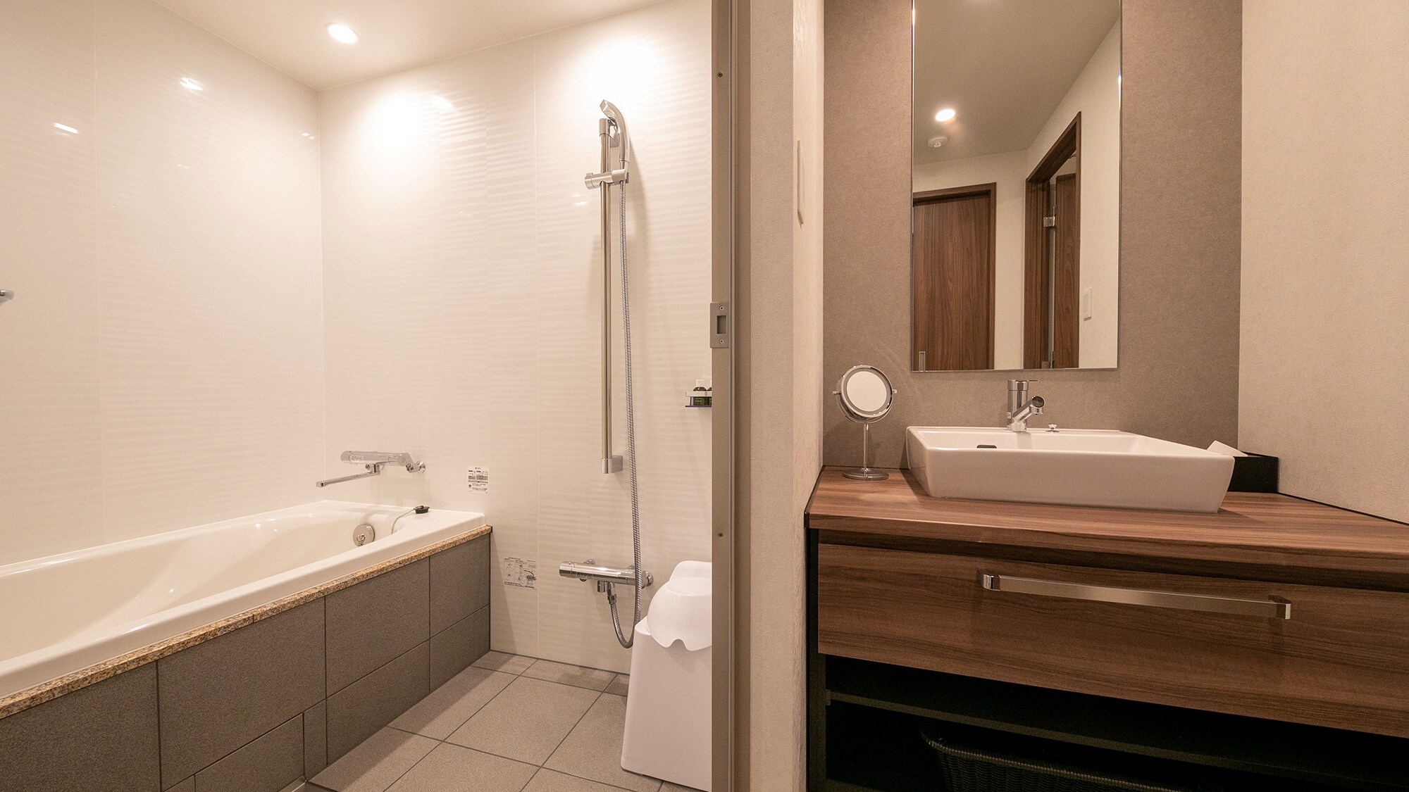 [Marissa Resort] Superior King Side View