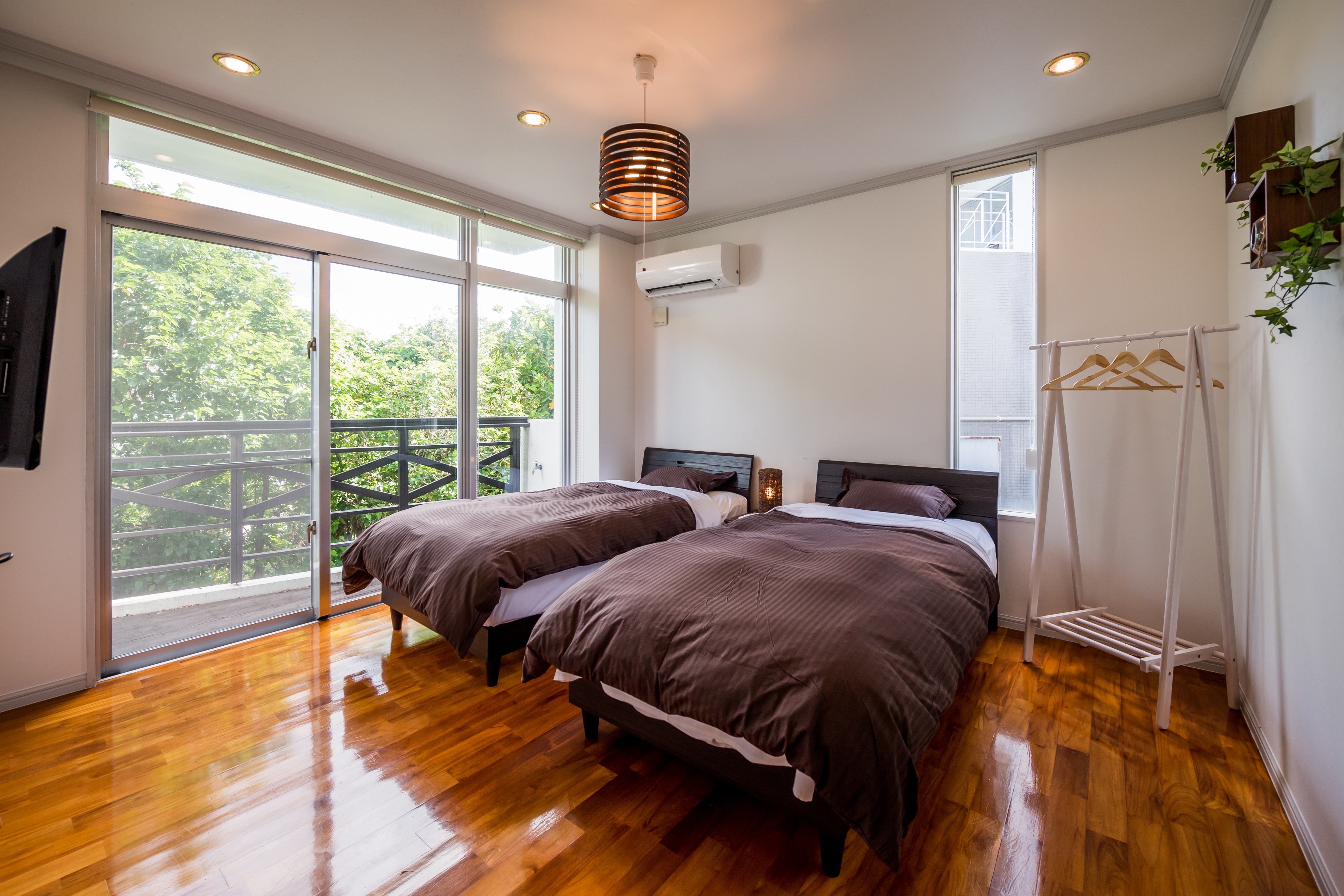 Twin Bed Room