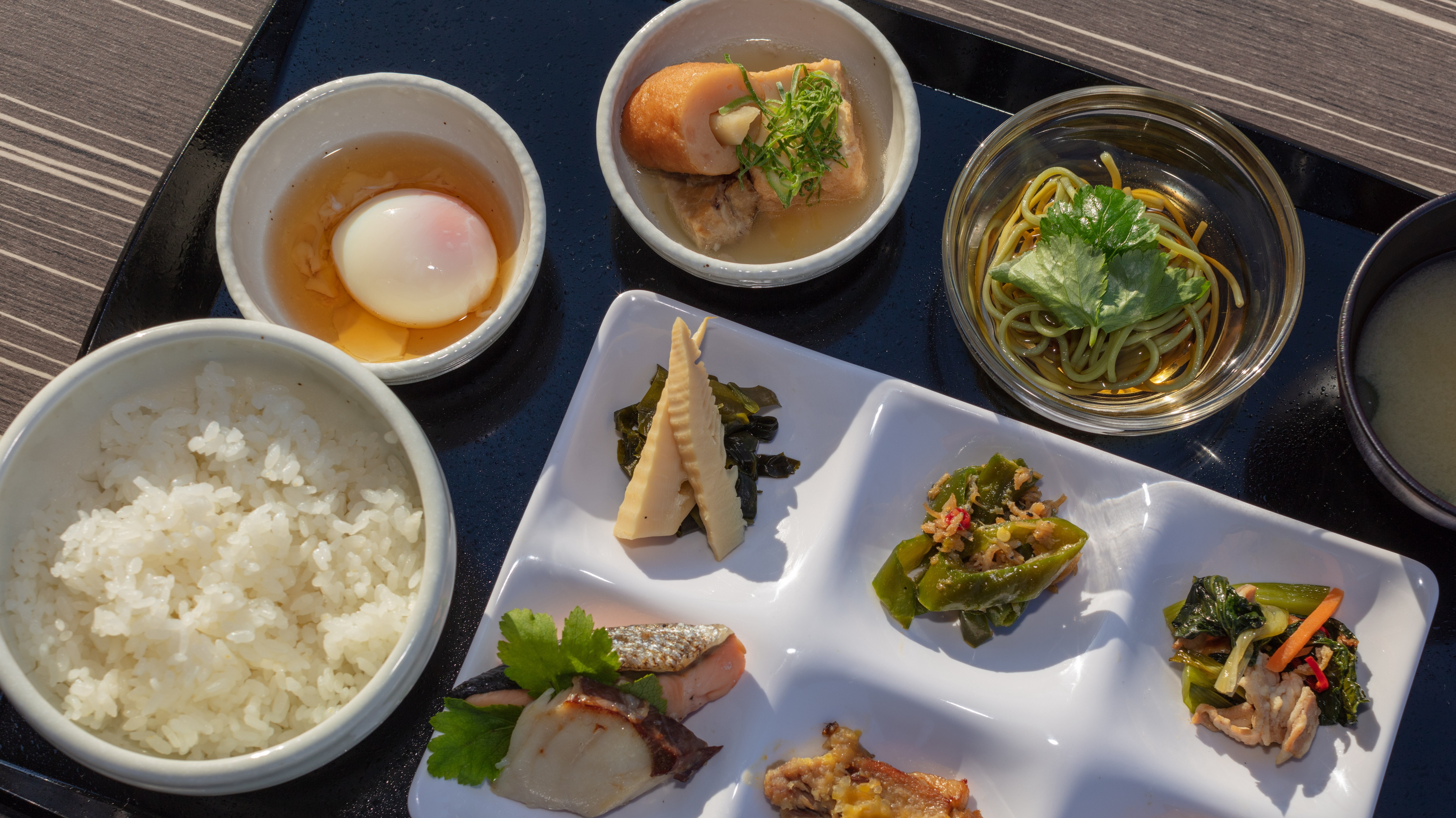 ภาพบุฟเฟ่ต์อาหารเช้า