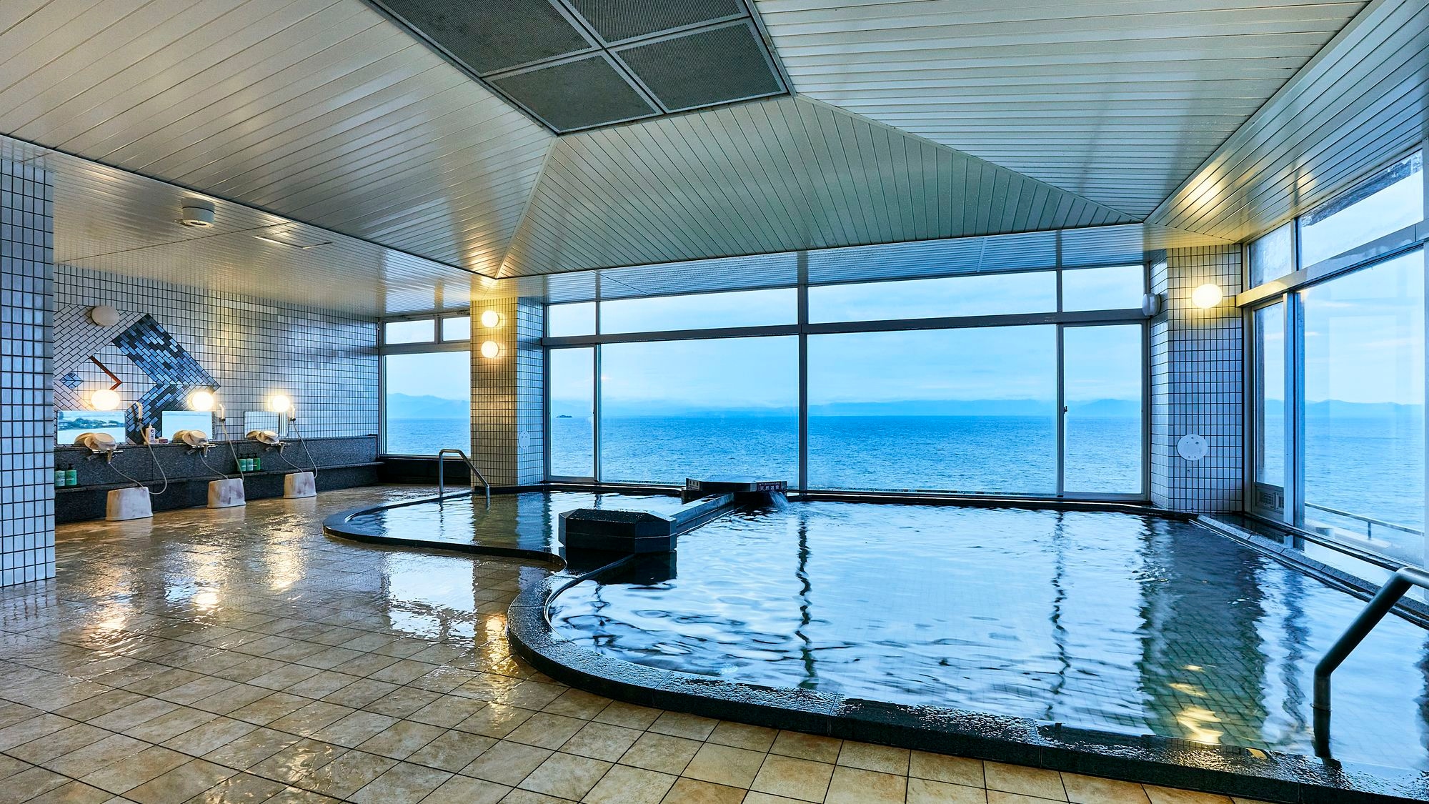 [Large open-air bath with a view] Hikone Sennomatsubara Onsen