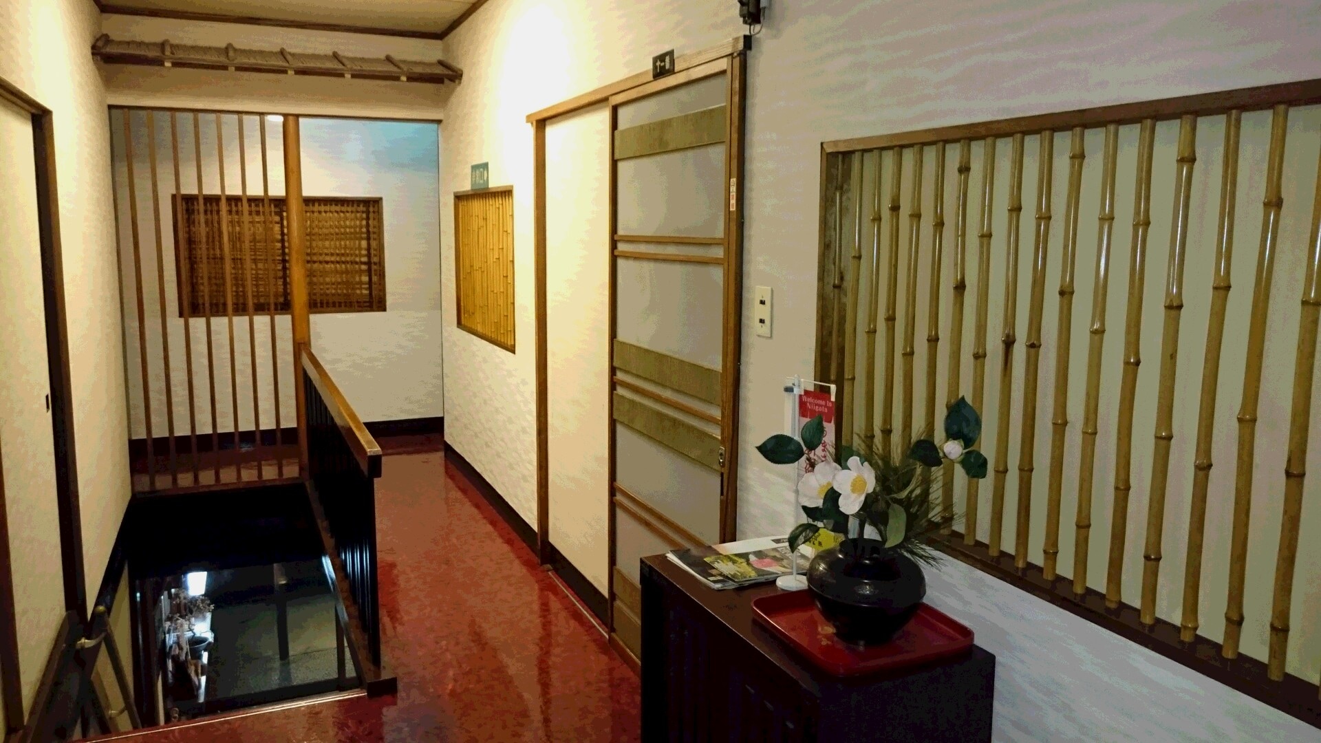 Corridor on the 2nd floor [This hotel has steps in the stairs and corridors. ]