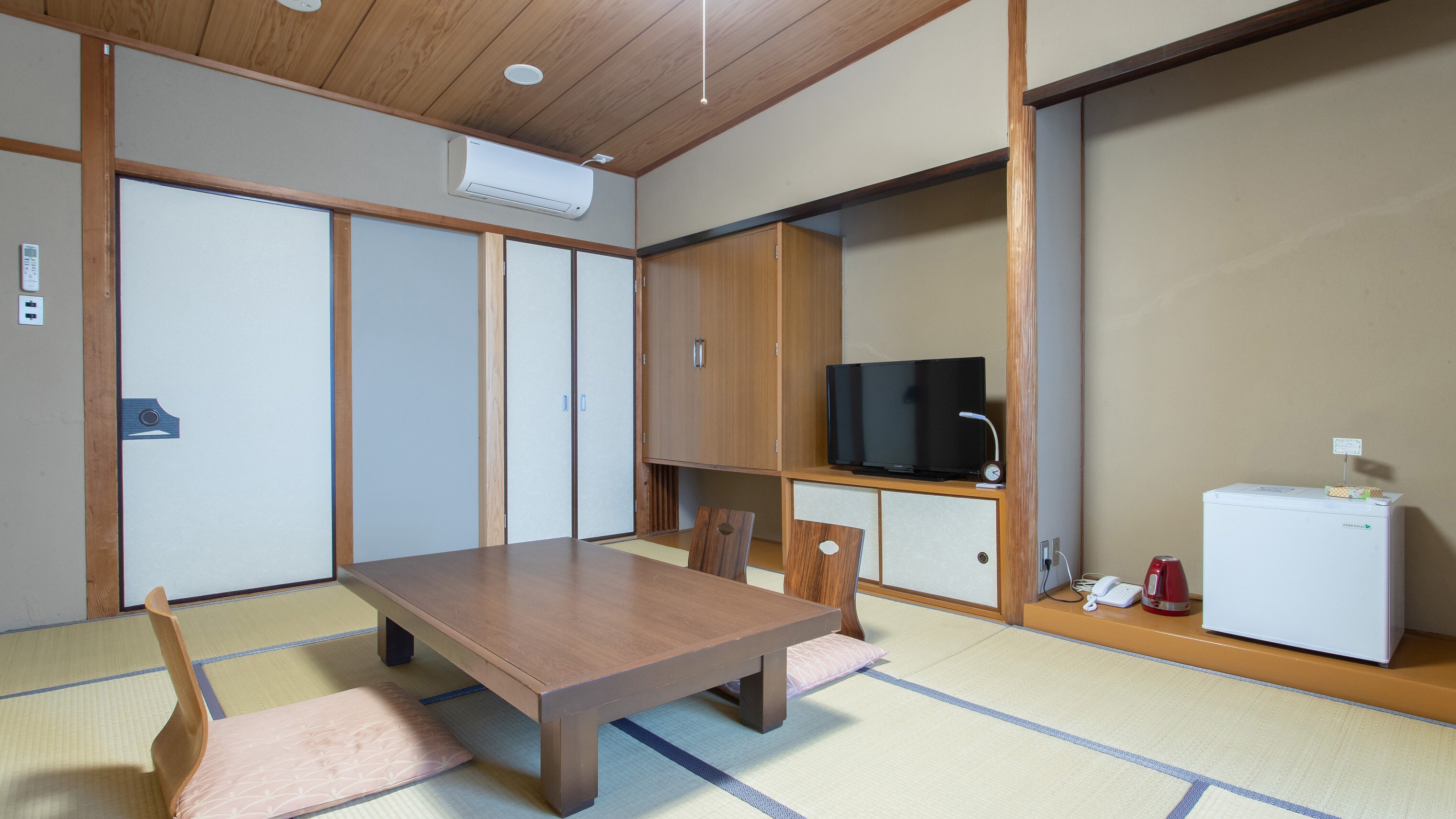 [Non-smoking] Japanese-style room for 1-4 people