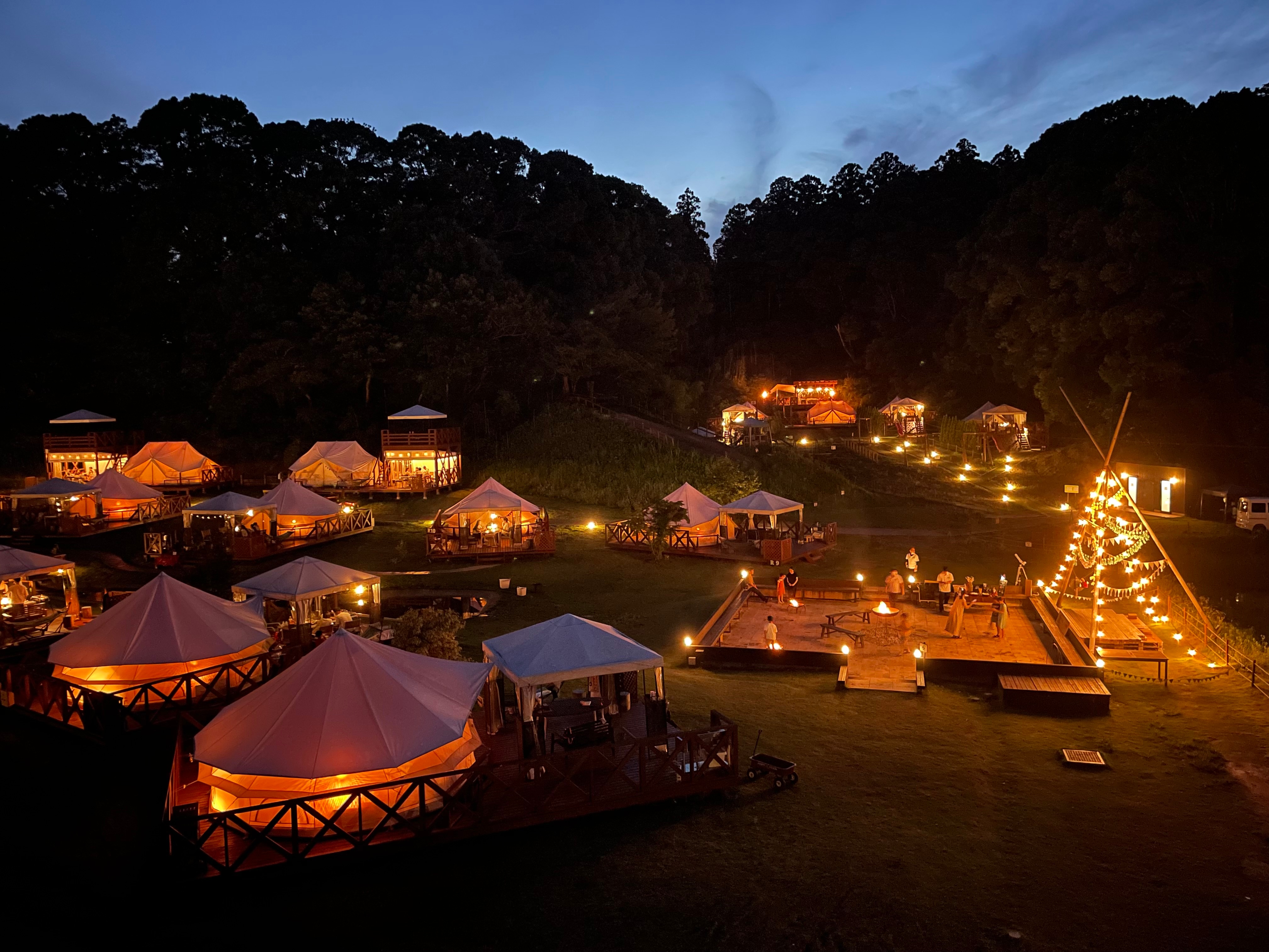Glamping Cliff Suite Night View
