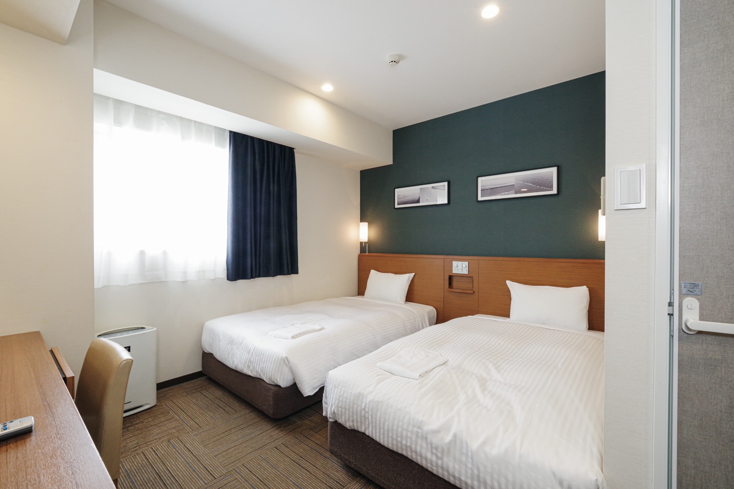 Twin Room (New)