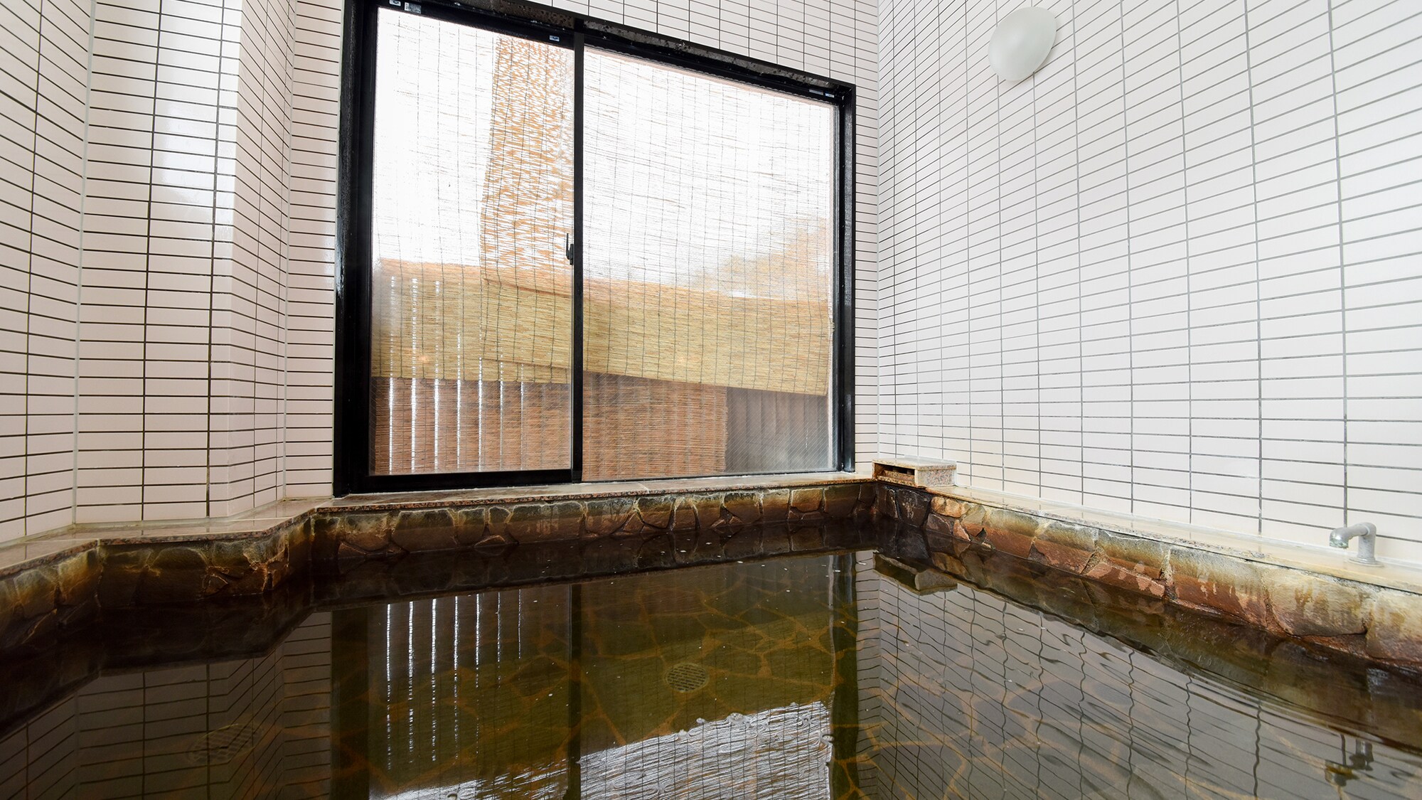 *Large public bath/Effective for fatigue recovery◎Alkaline simple hot spring. Relax and soothe the fatigue of your journey.