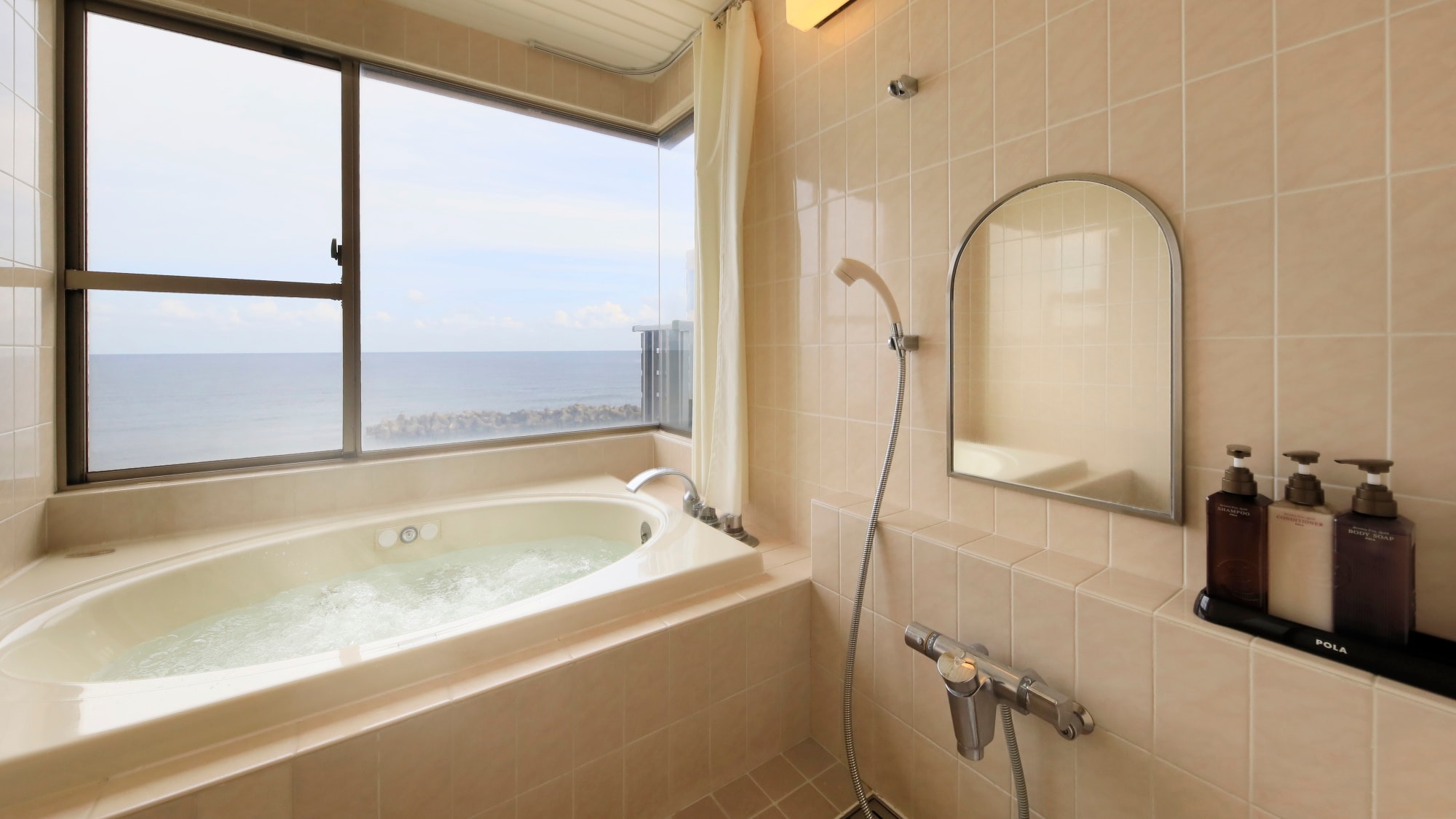 【露天浴池＆全景按摩浴缸】日式房間 8張榻榻米（範例）