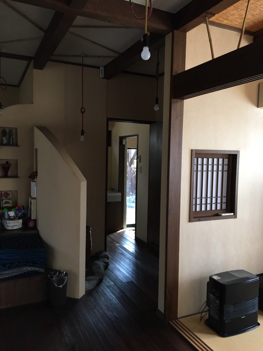 The indoor bath and open-air bath continue from the changing room on the far right of the first floor.
